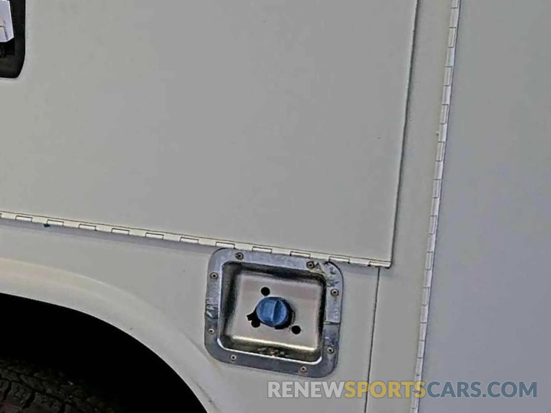 9 Photograph of a damaged car 1FD8W3DT5KEG49561 FORD F-350 2019