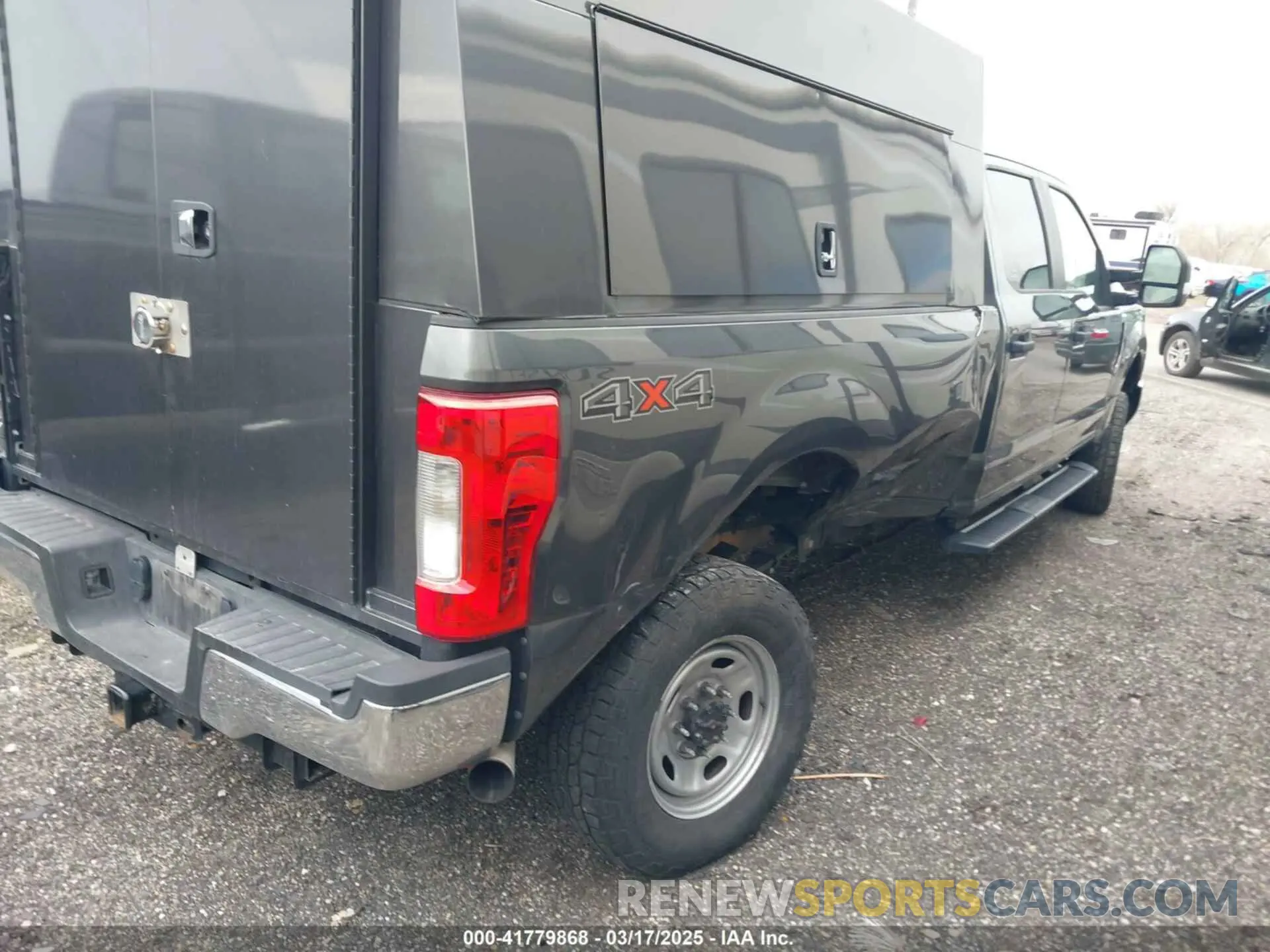 4 Photograph of a damaged car 1FT7W3B65KEF54303 FORD F-350 2019