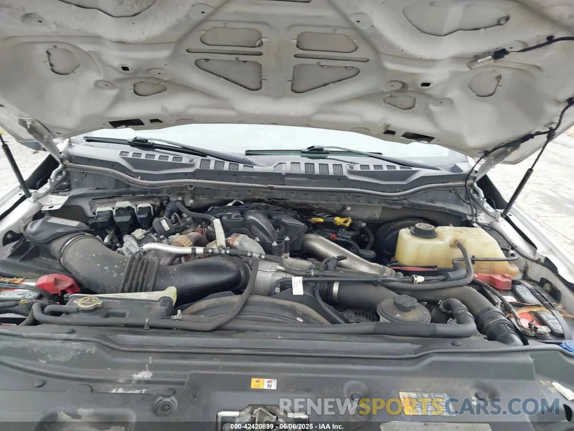 10 Photograph of a damaged car 1FT7W3BT4KED68113 FORD F-350 2019
