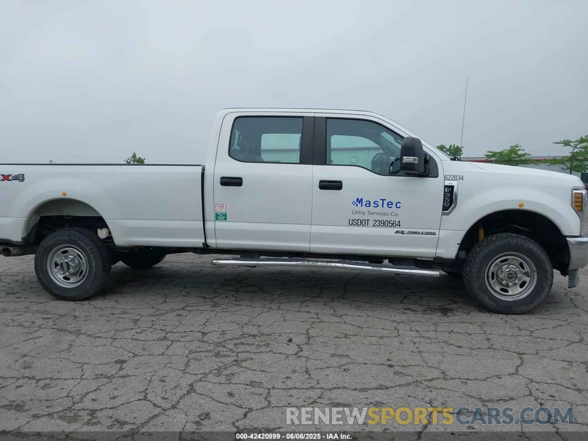 13 Photograph of a damaged car 1FT7W3BT4KED68113 FORD F-350 2019