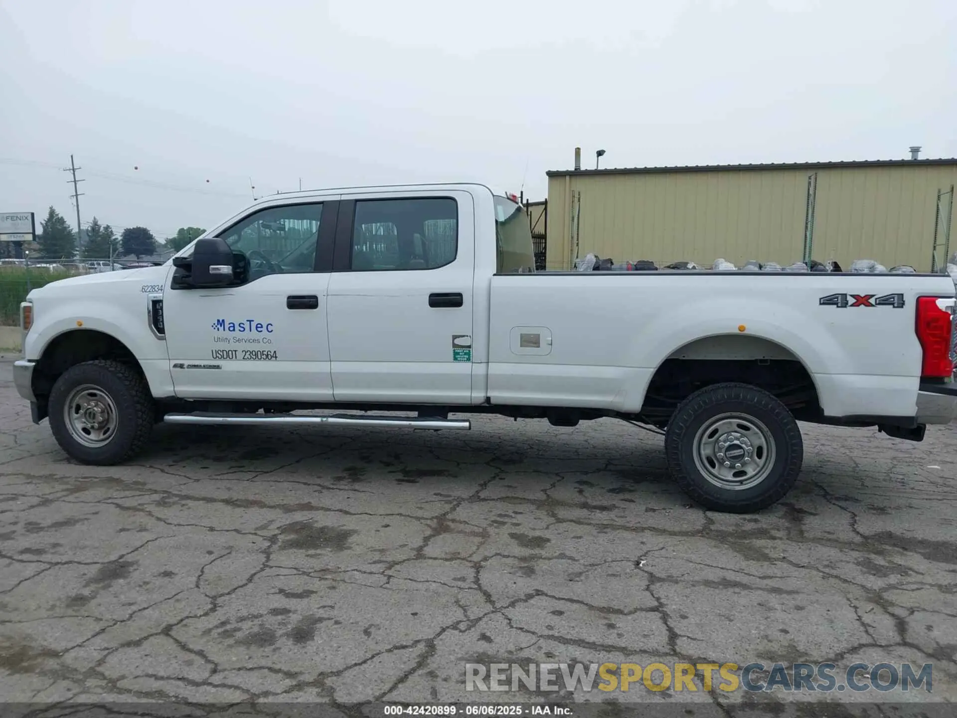 14 Photograph of a damaged car 1FT7W3BT4KED68113 FORD F-350 2019