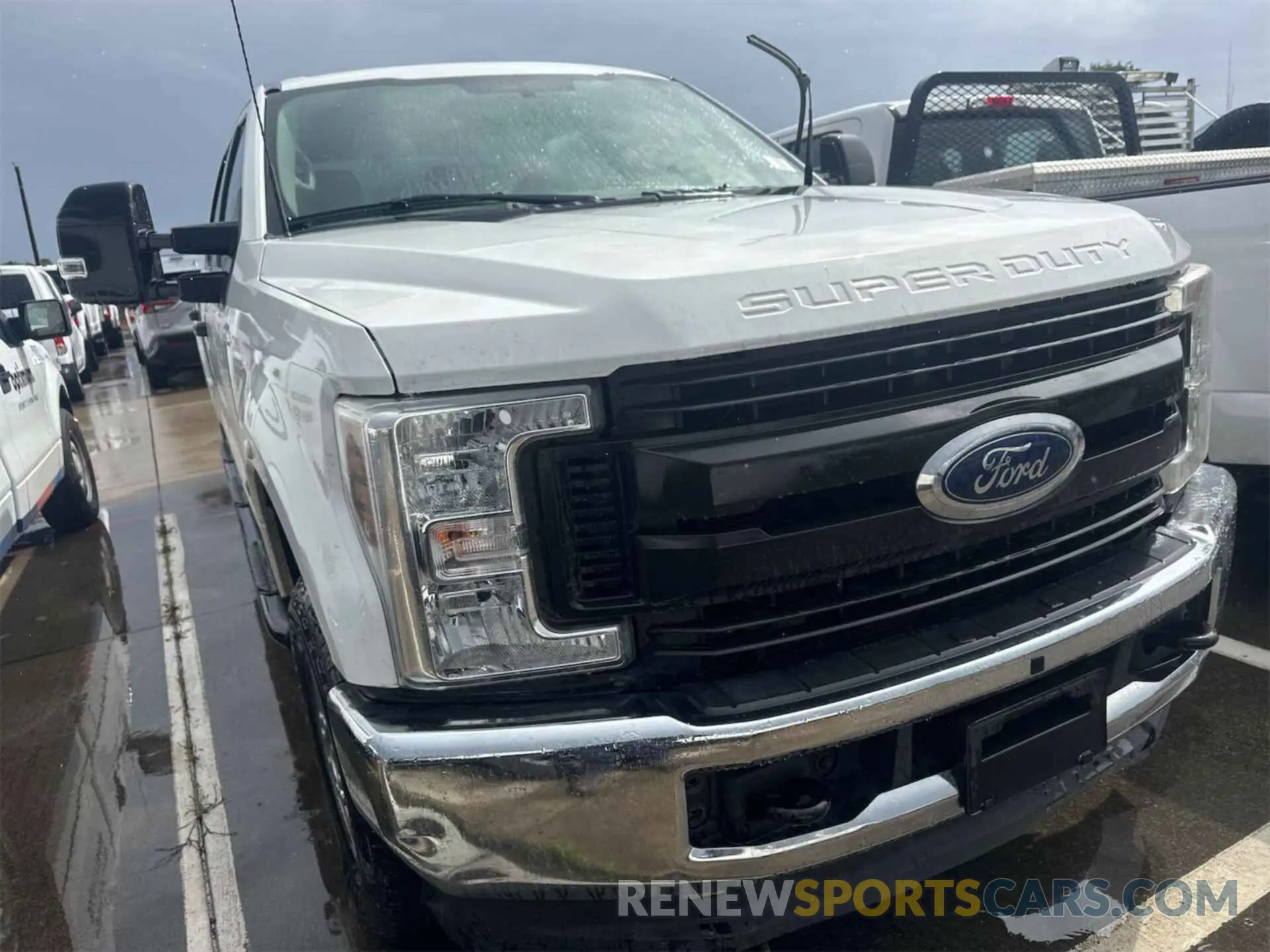 13 Photograph of a damaged car 1FT7W3BTXKED68102 FORD F-350 2019