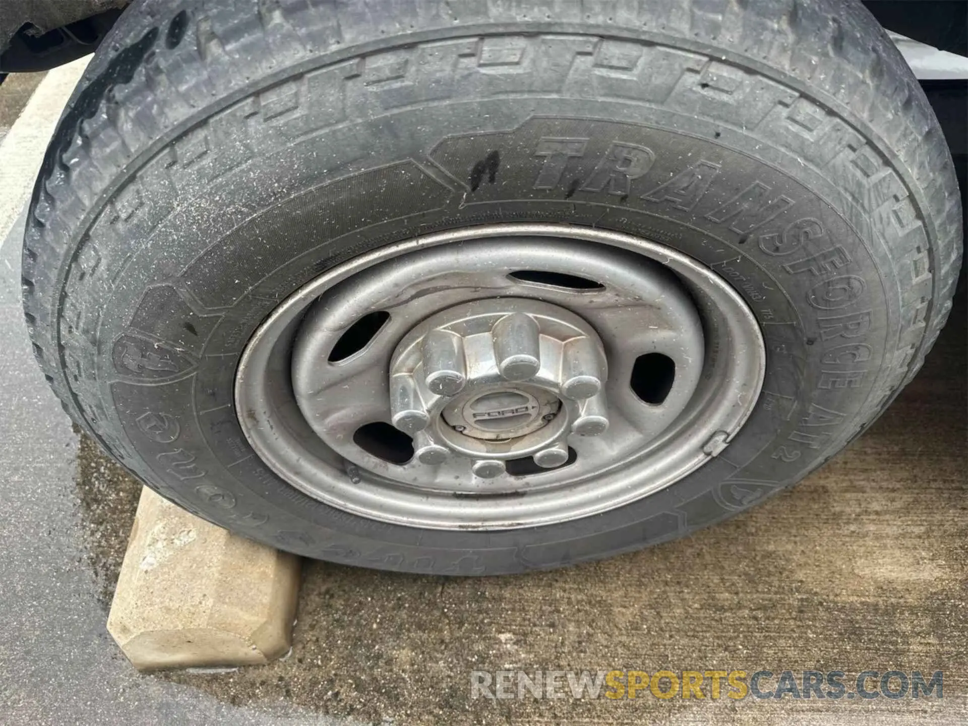 15 Photograph of a damaged car 1FT7W3BTXKED68102 FORD F-350 2019