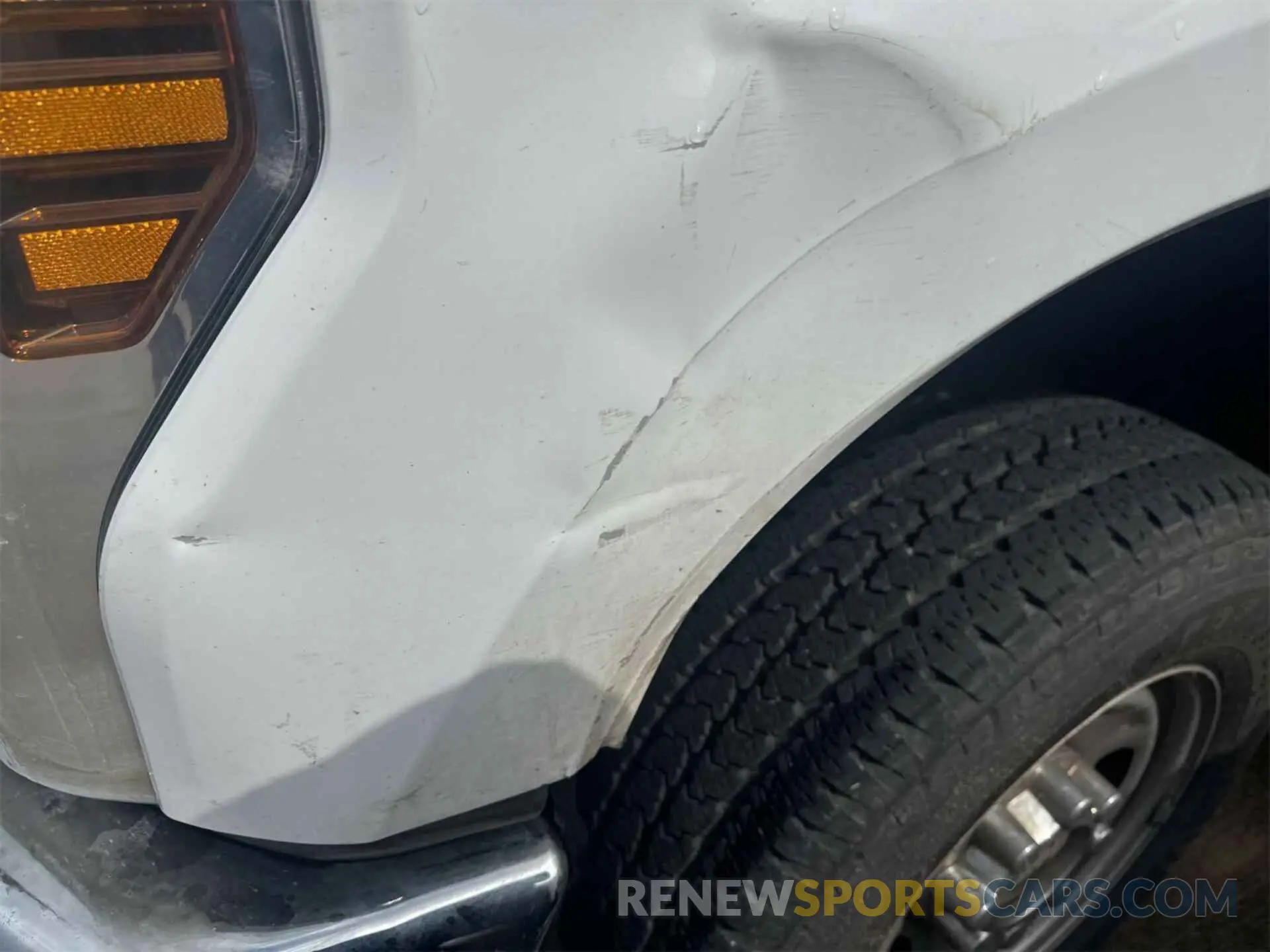 2 Photograph of a damaged car 1FT7W3BTXKED68102 FORD F-350 2019
