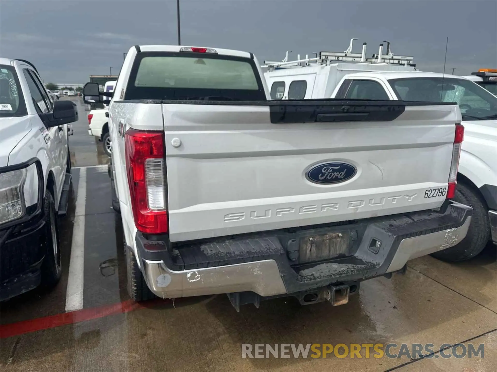 22 Photograph of a damaged car 1FT7W3BTXKED68102 FORD F-350 2019