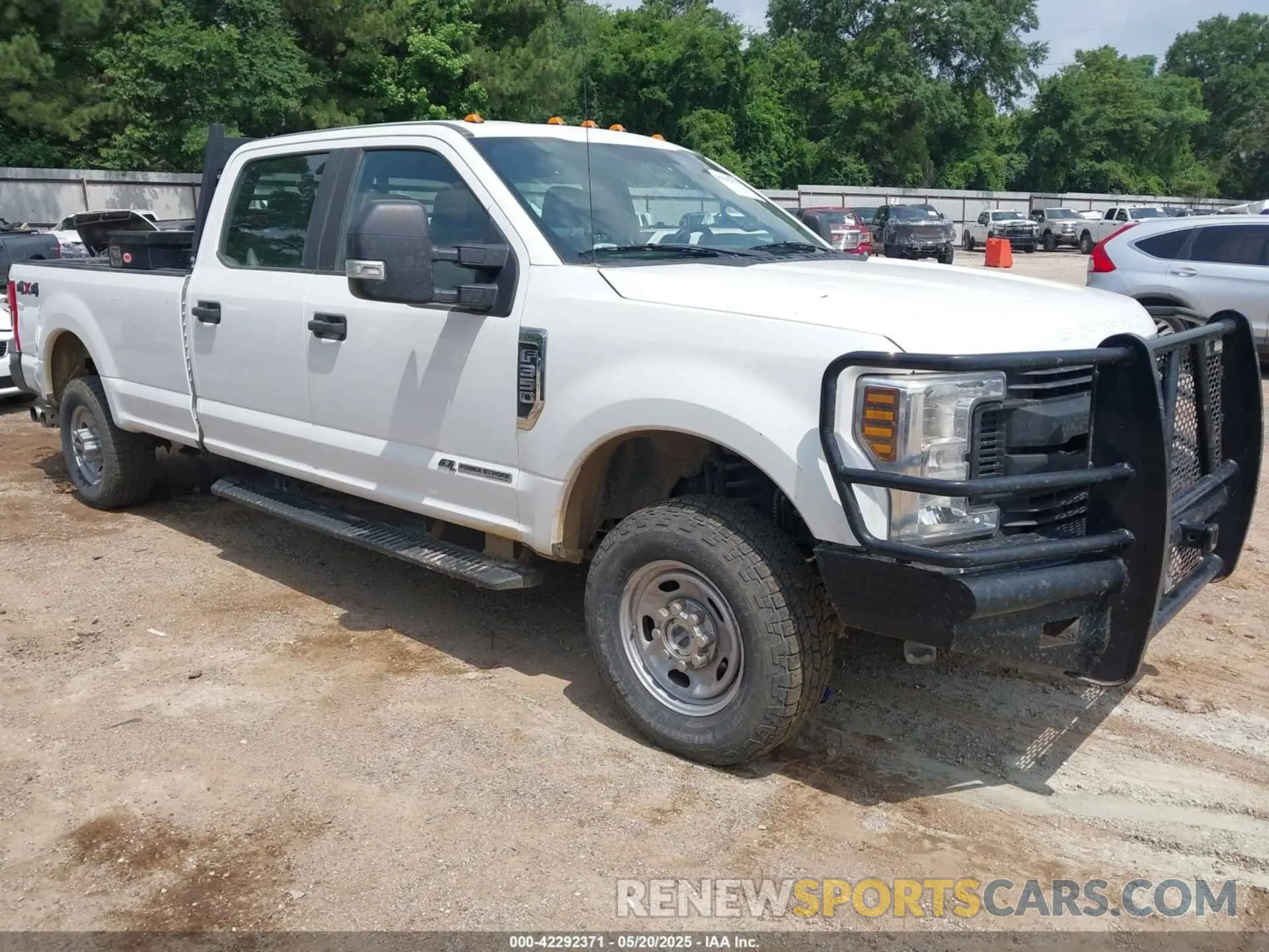 1 Photograph of a damaged car 1FT8W3BT0KEE91041 FORD F-350 2019