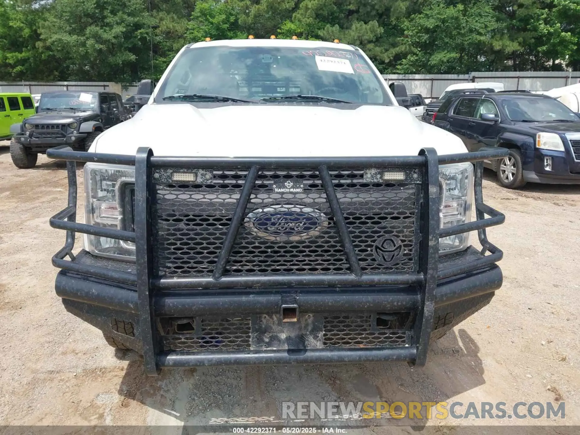 11 Photograph of a damaged car 1FT8W3BT0KEE91041 FORD F-350 2019