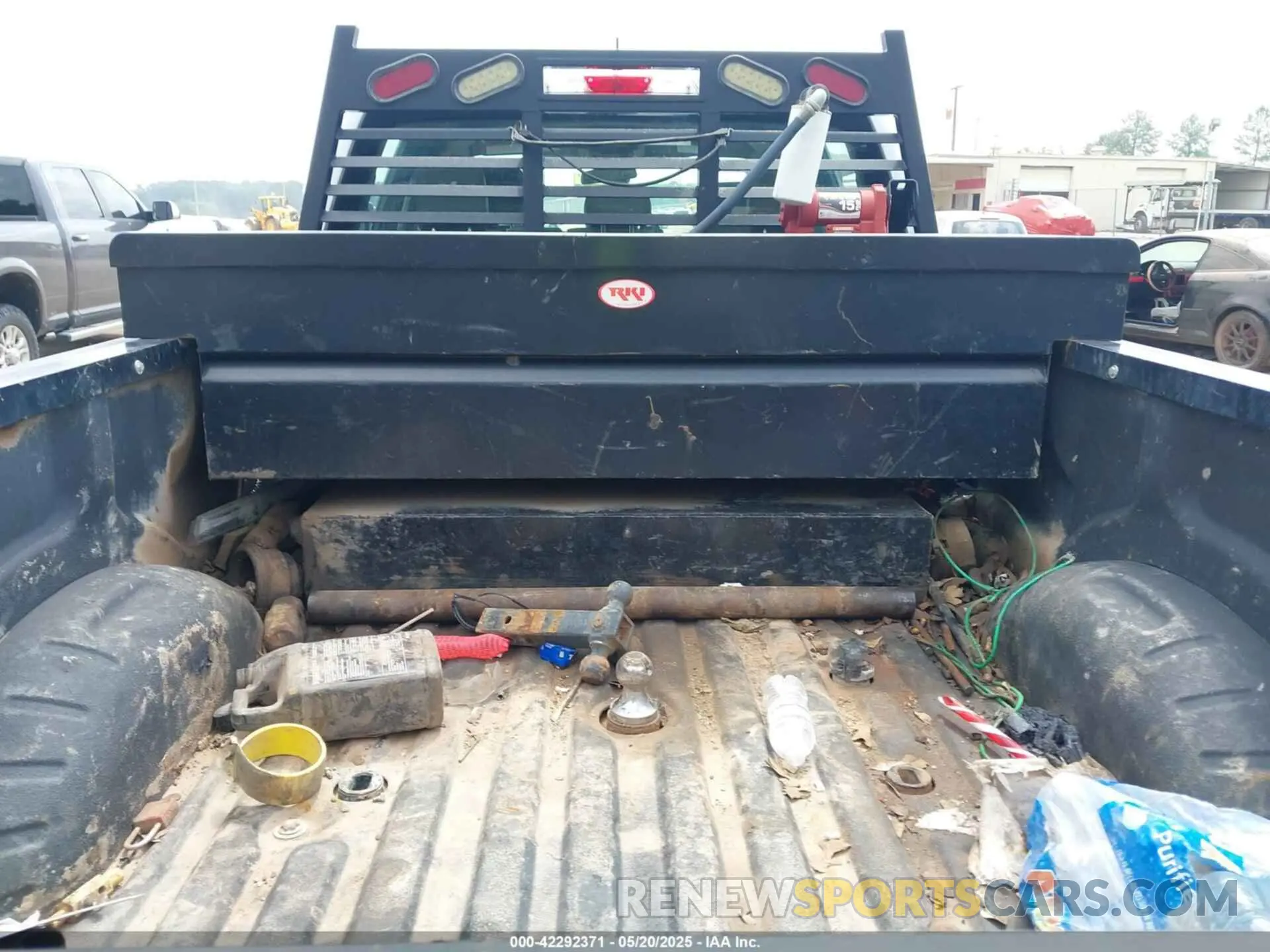 6 Photograph of a damaged car 1FT8W3BT0KEE91041 FORD F-350 2019