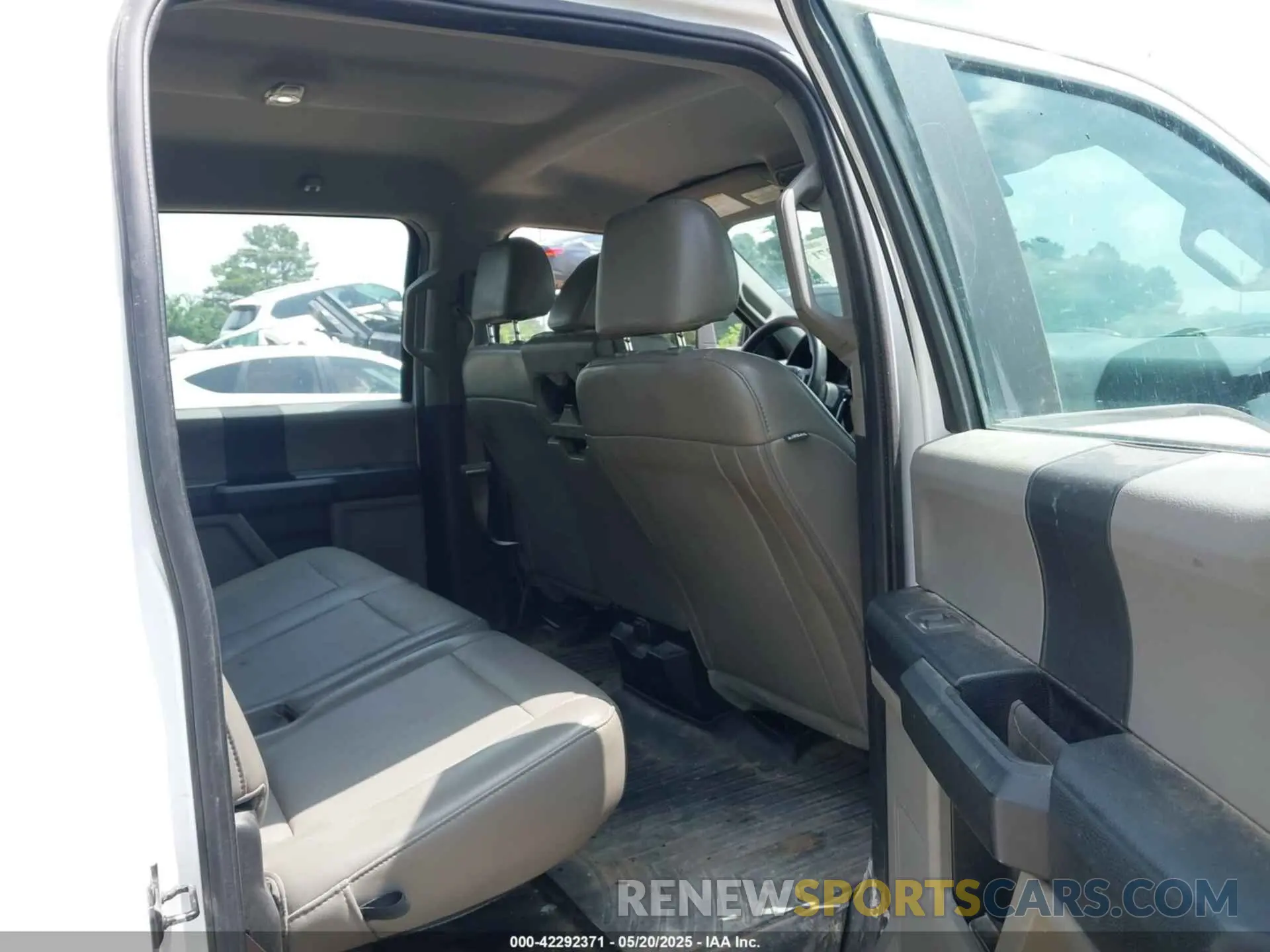 7 Photograph of a damaged car 1FT8W3BT0KEE91041 FORD F-350 2019