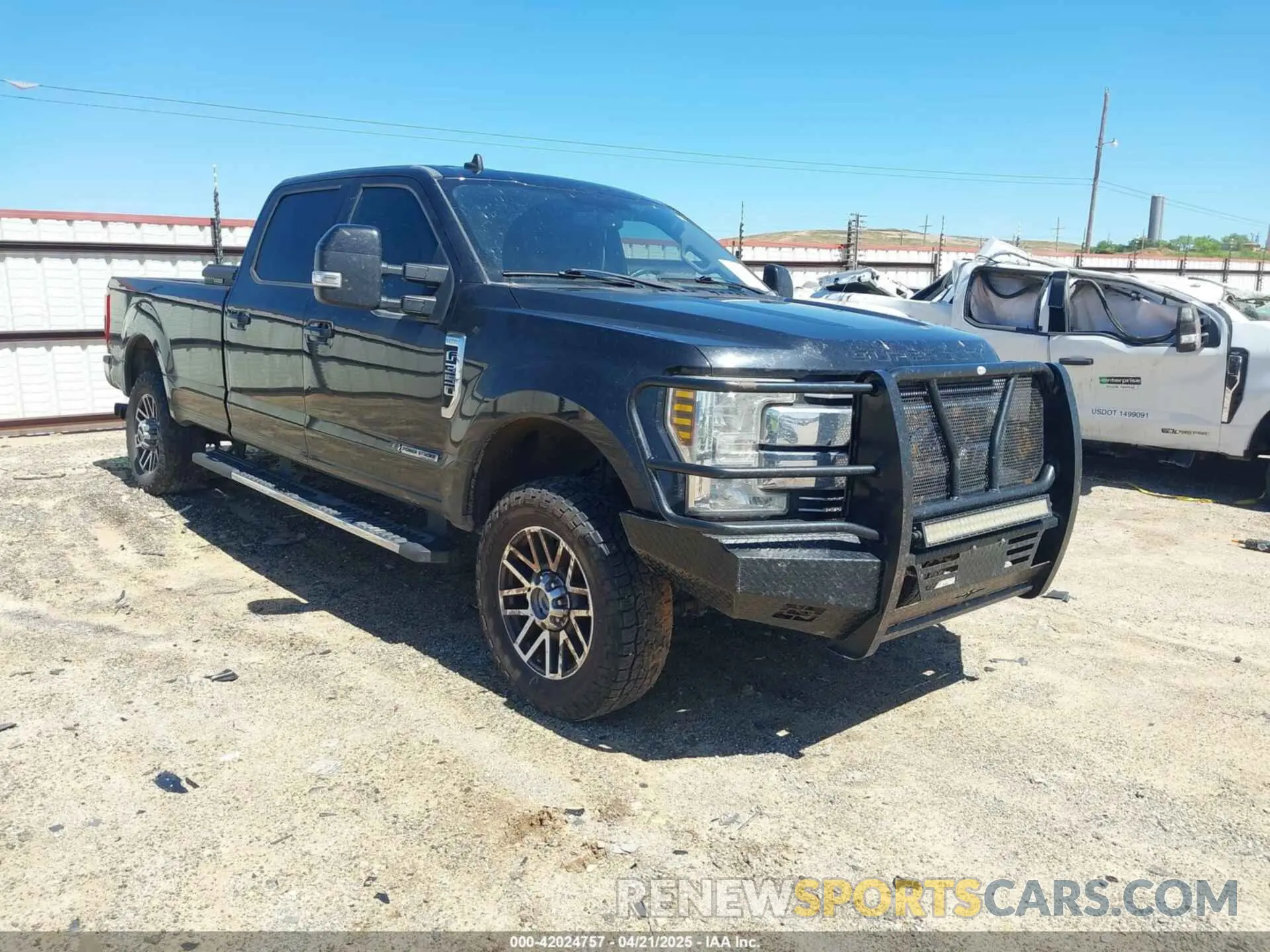 1 Photograph of a damaged car 1FT8W3BT1KEC67552 FORD F-350 2019