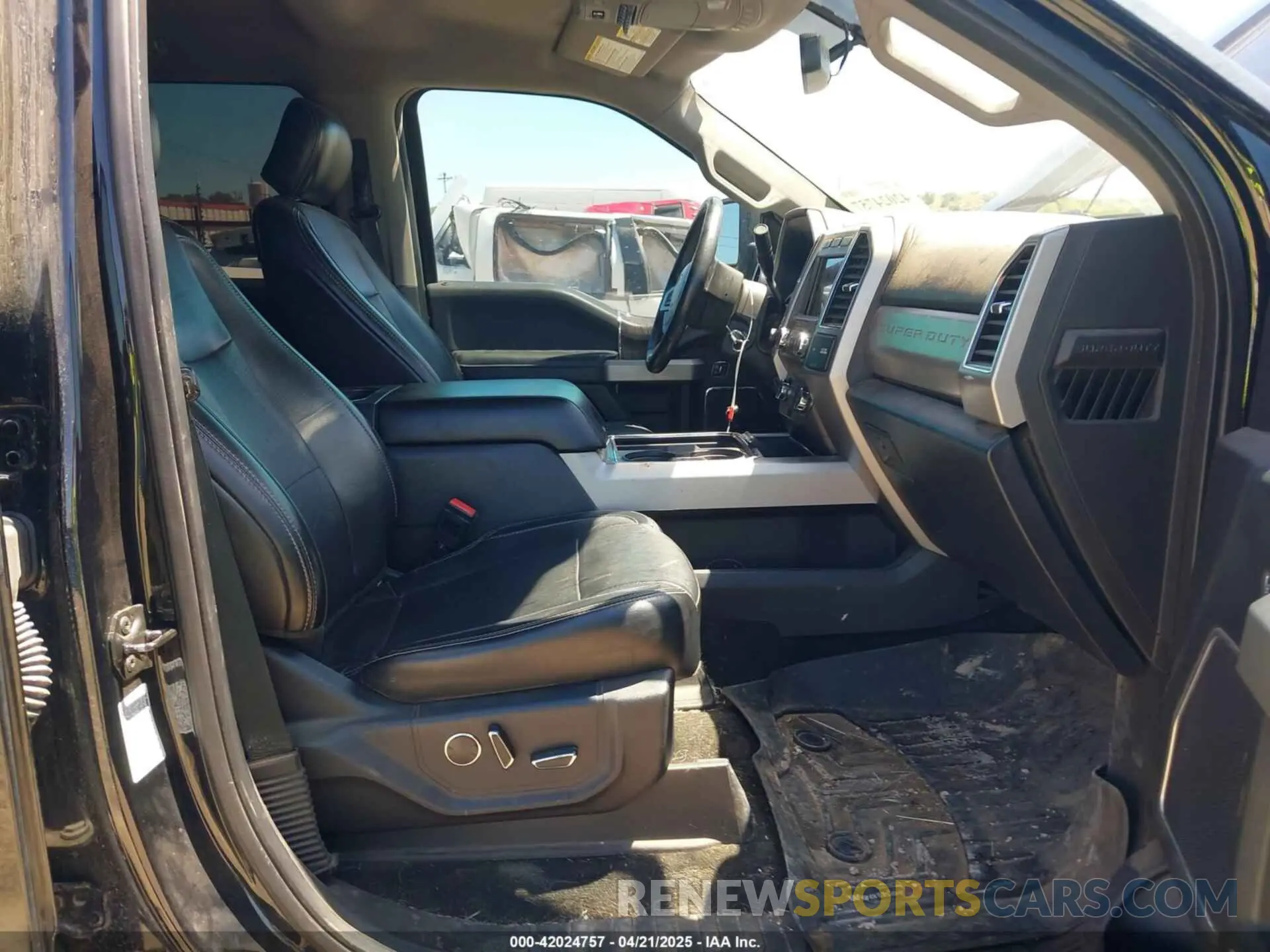 7 Photograph of a damaged car 1FT8W3BT1KEC67552 FORD F-350 2019