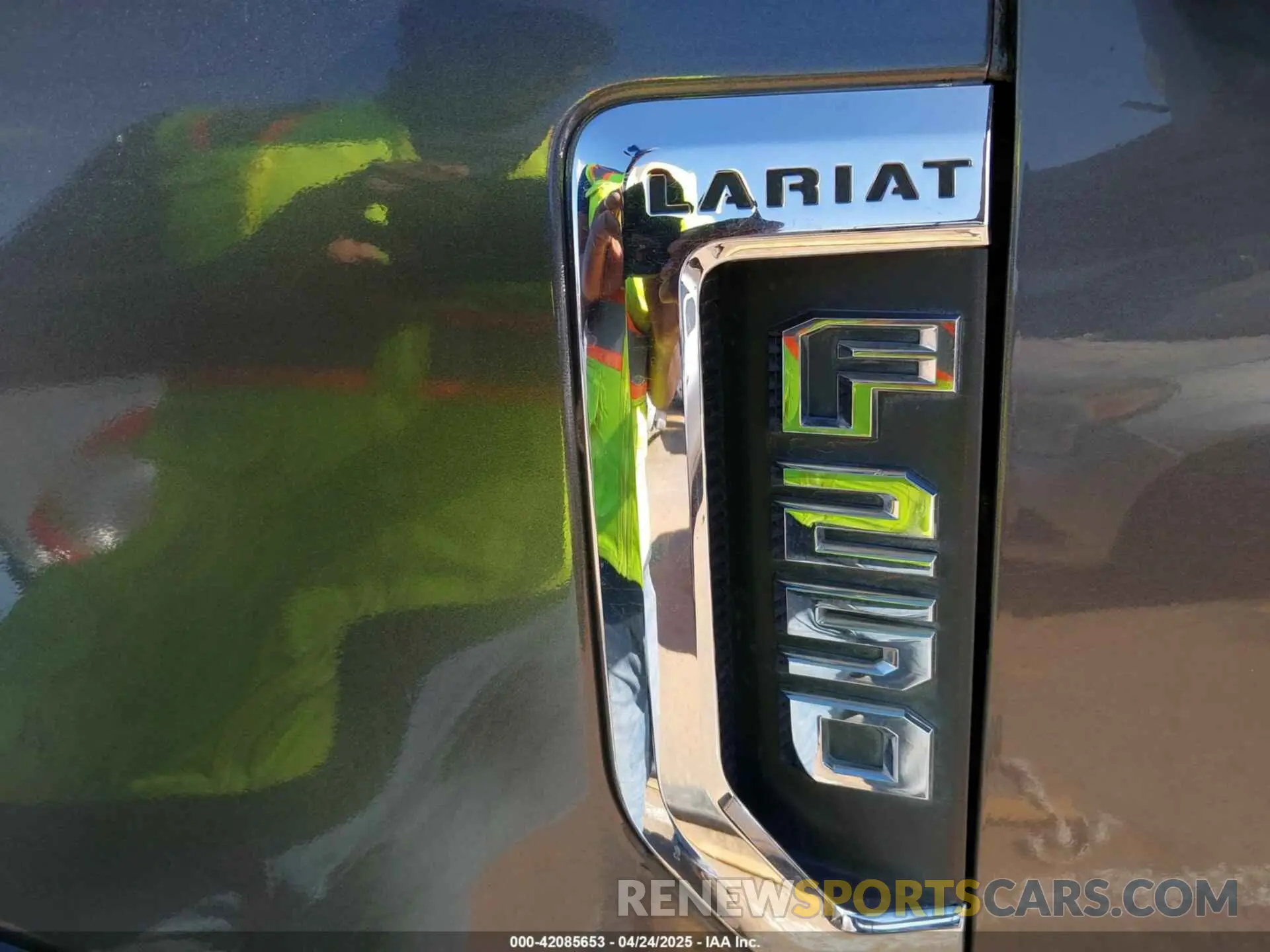 15 Photograph of a damaged car 1FT8W3BT1KEE83563 FORD F-350 2019