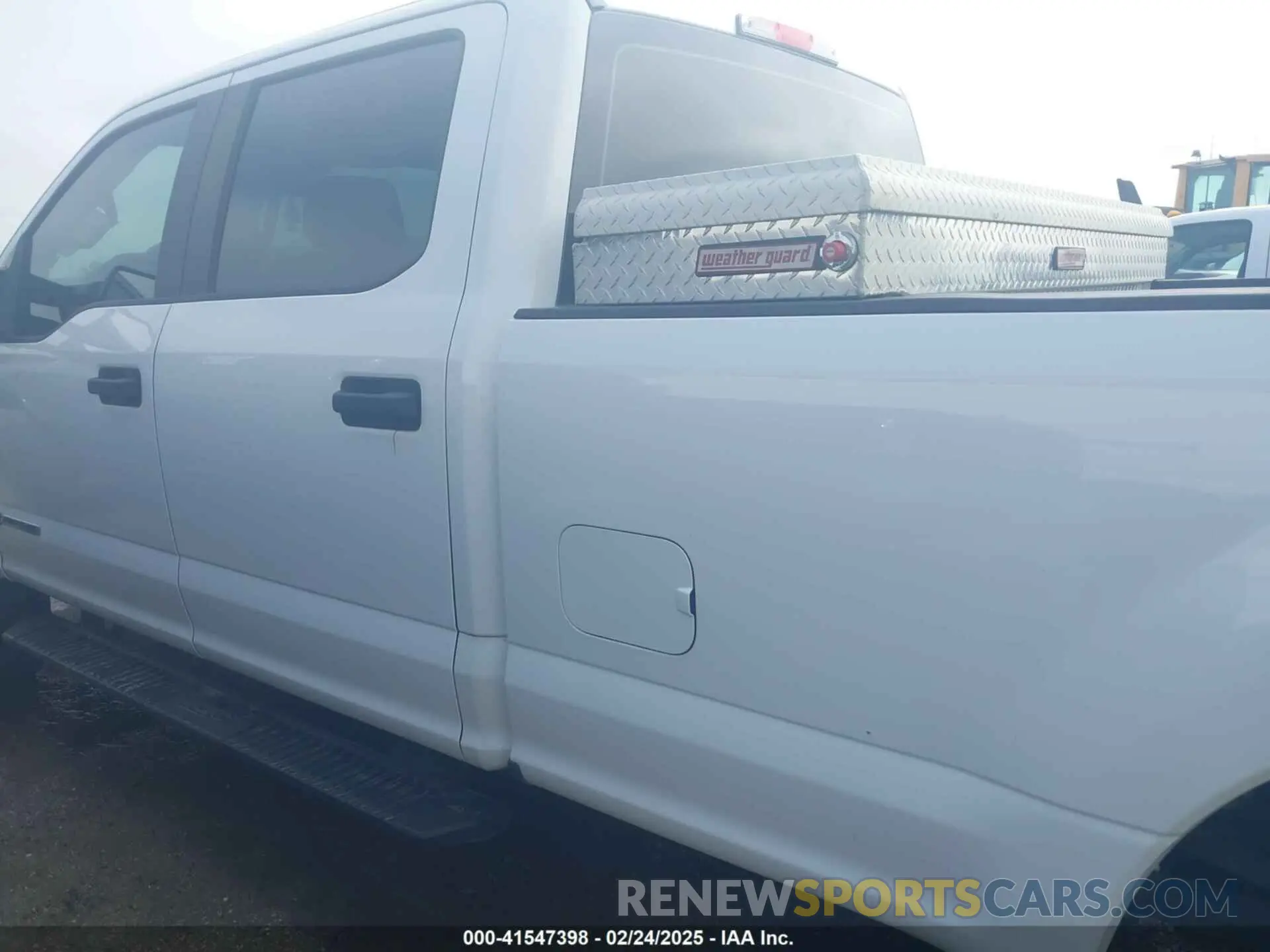 14 Photograph of a damaged car 1FT8W3BT1KEG06231 FORD F-350 2019