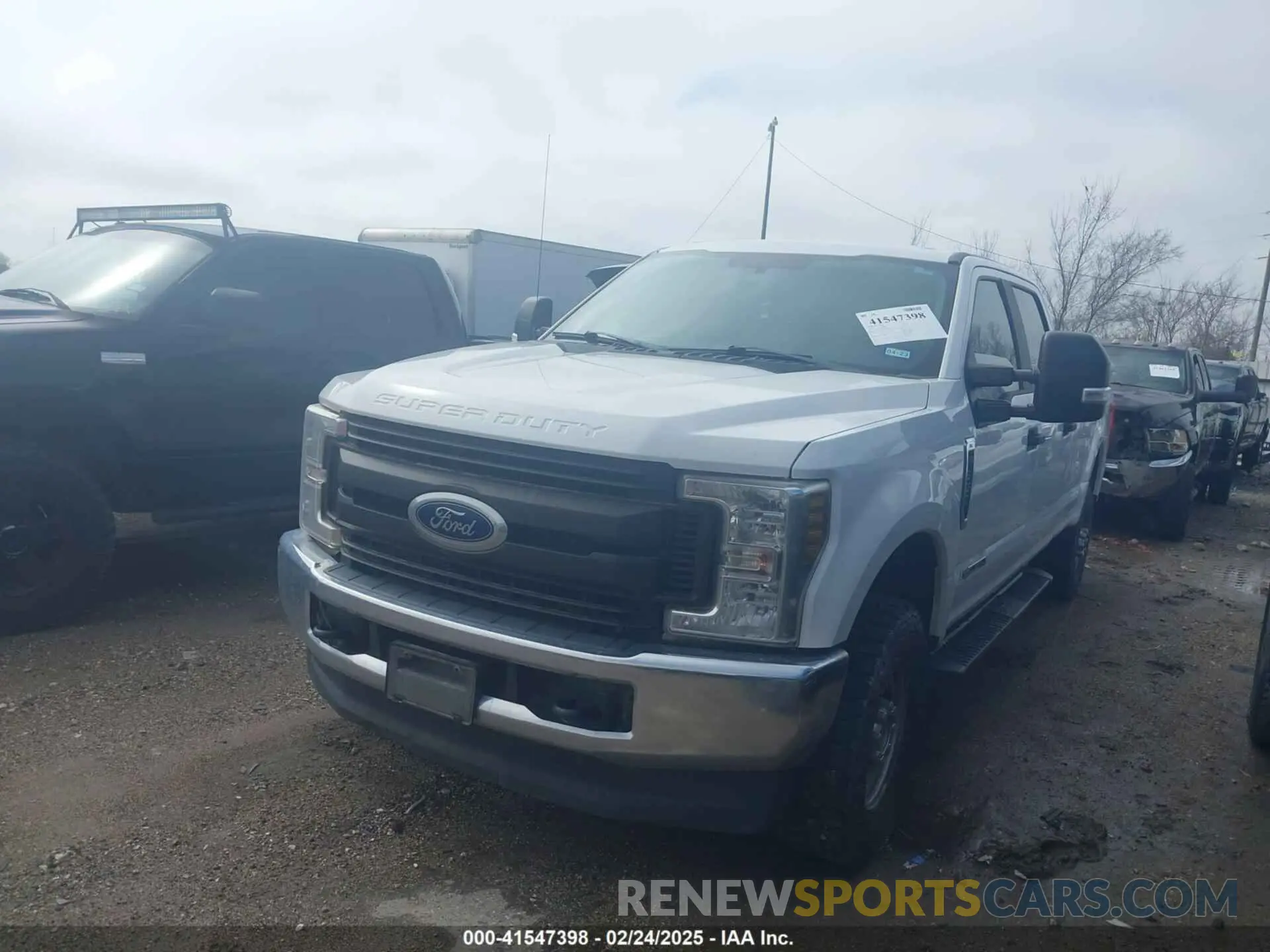 2 Photograph of a damaged car 1FT8W3BT1KEG06231 FORD F-350 2019