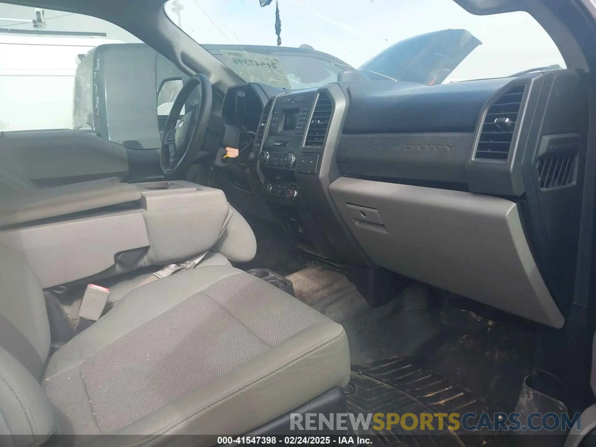 7 Photograph of a damaged car 1FT8W3BT1KEG06231 FORD F-350 2019