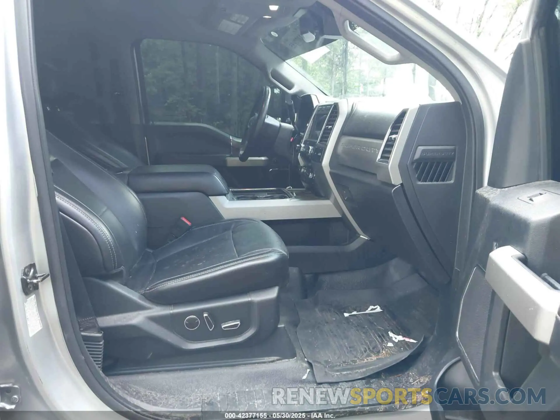 12 Photograph of a damaged car 1FT8W3BT2KEF37758 FORD F-350 2019