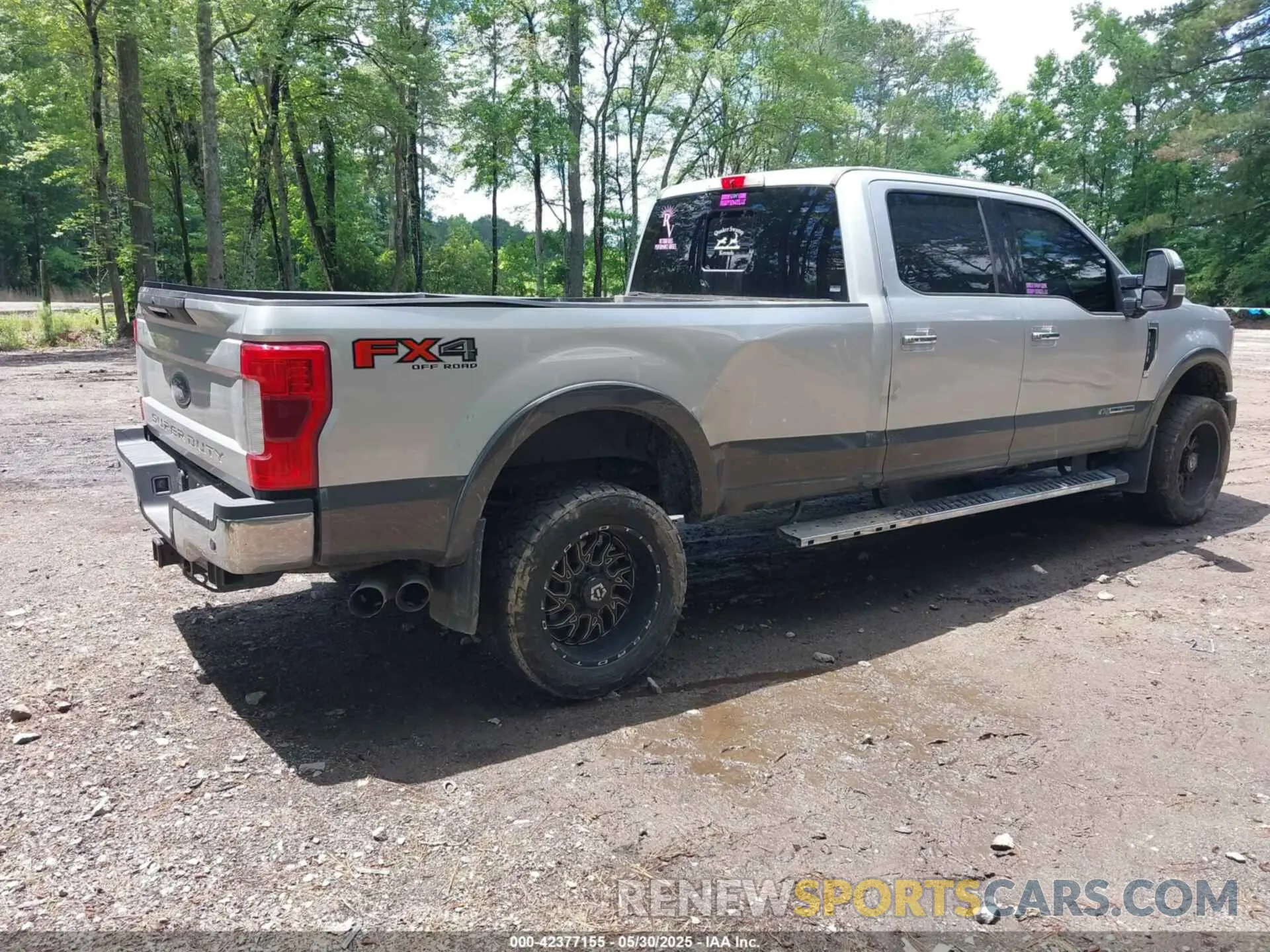 4 Photograph of a damaged car 1FT8W3BT2KEF37758 FORD F-350 2019
