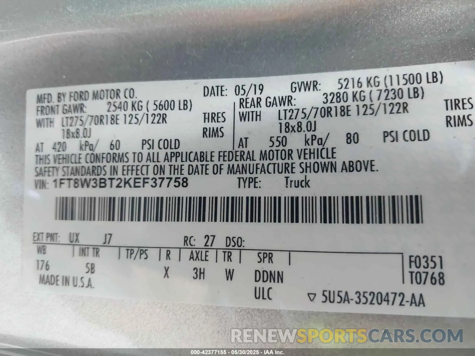 8 Photograph of a damaged car 1FT8W3BT2KEF37758 FORD F-350 2019