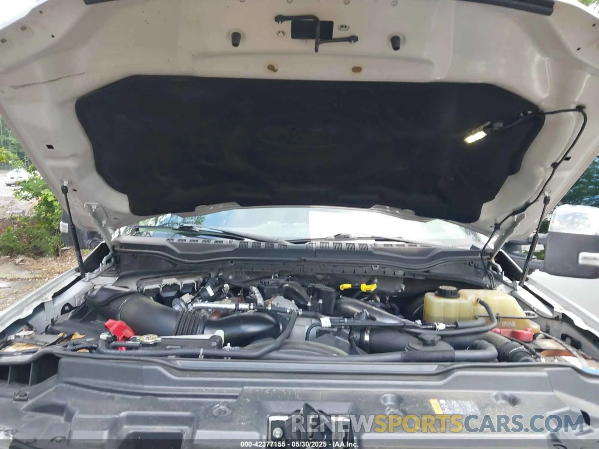 9 Photograph of a damaged car 1FT8W3BT2KEF37758 FORD F-350 2019