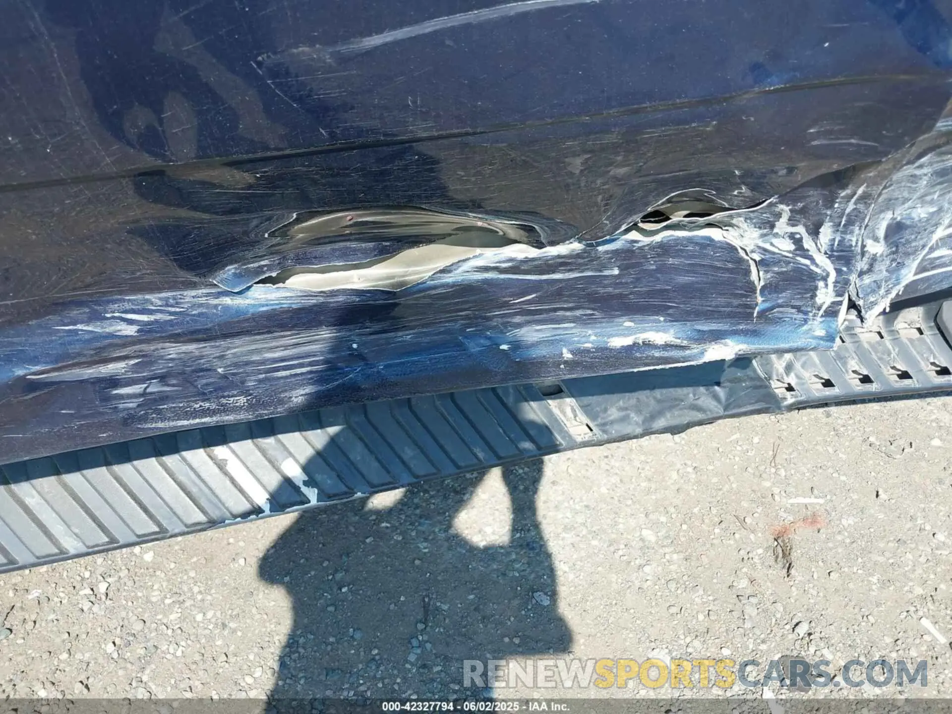 13 Photograph of a damaged car 1FT8W3BT2KEF62725 FORD F-350 2019