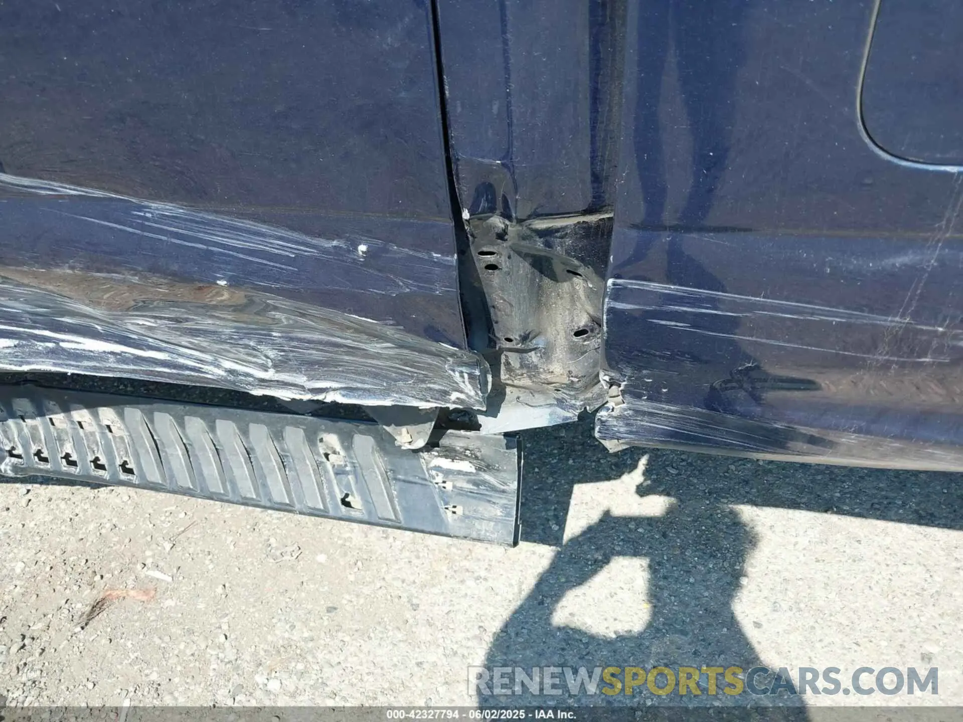 15 Photograph of a damaged car 1FT8W3BT2KEF62725 FORD F-350 2019