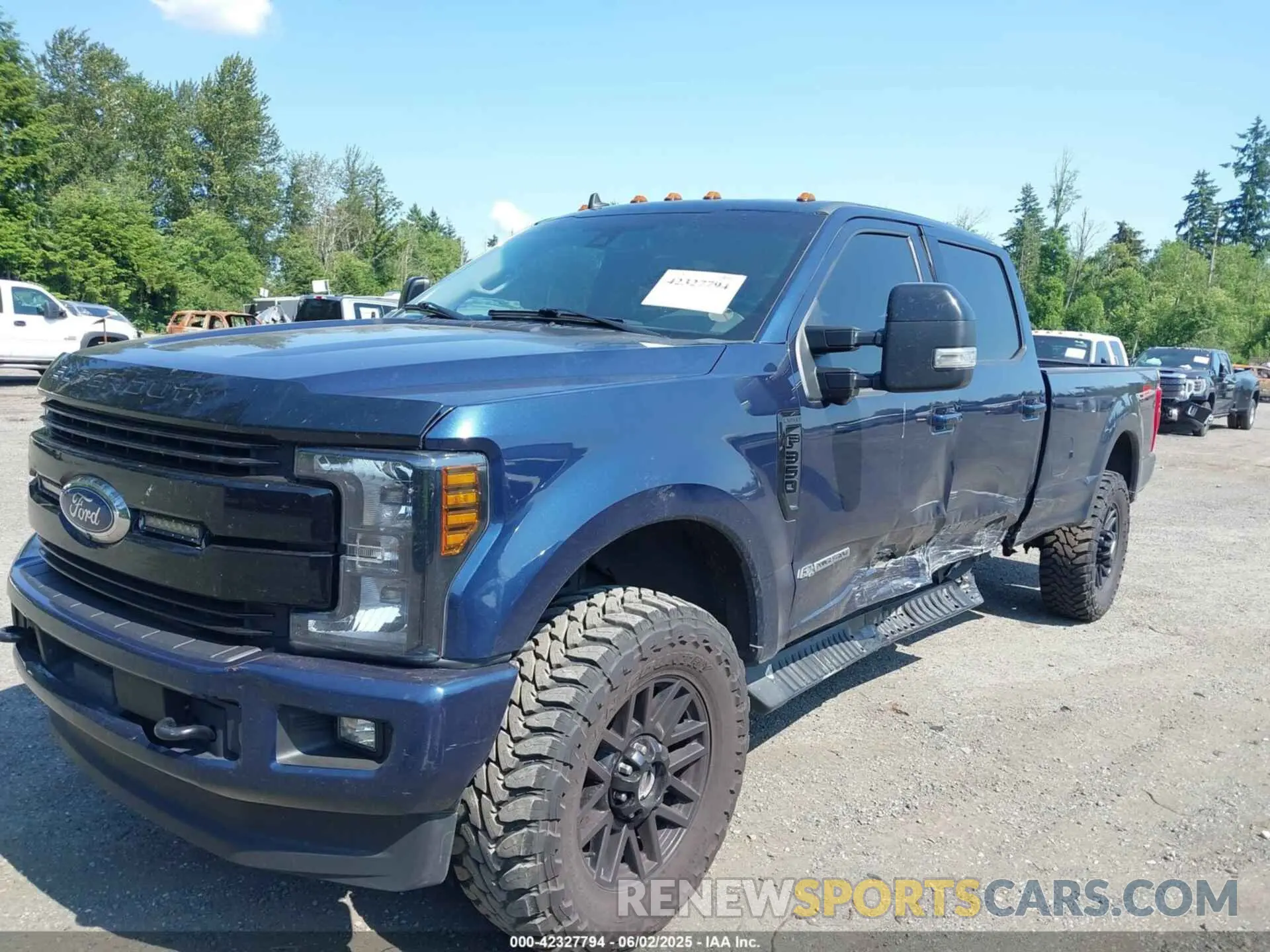 2 Photograph of a damaged car 1FT8W3BT2KEF62725 FORD F-350 2019