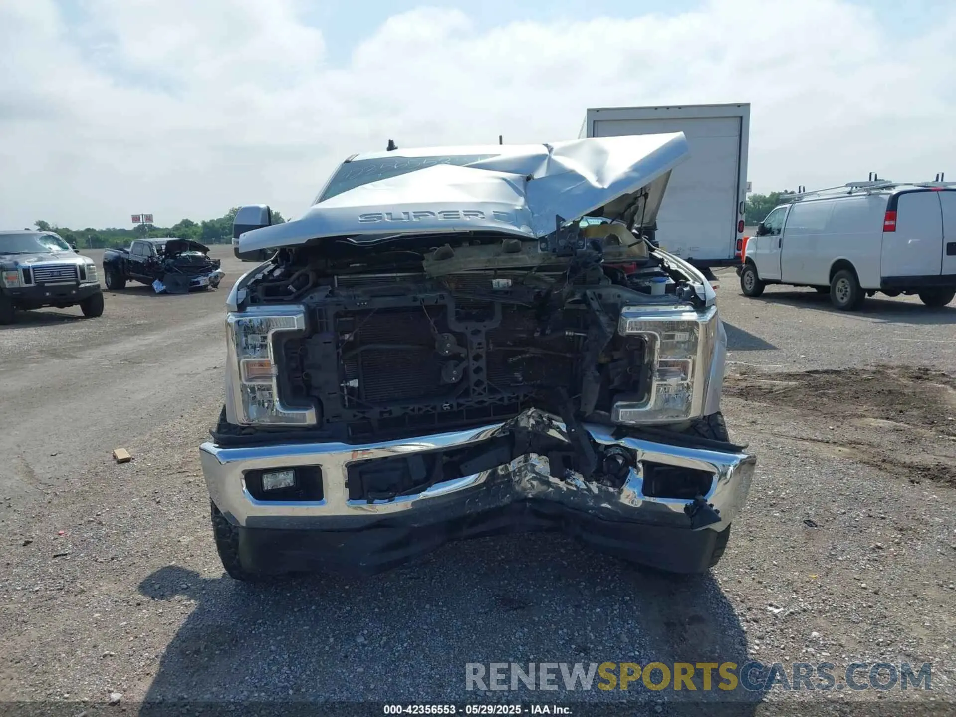 12 Photograph of a damaged car 1FT8W3BT3KEF21343 FORD F-350 2019