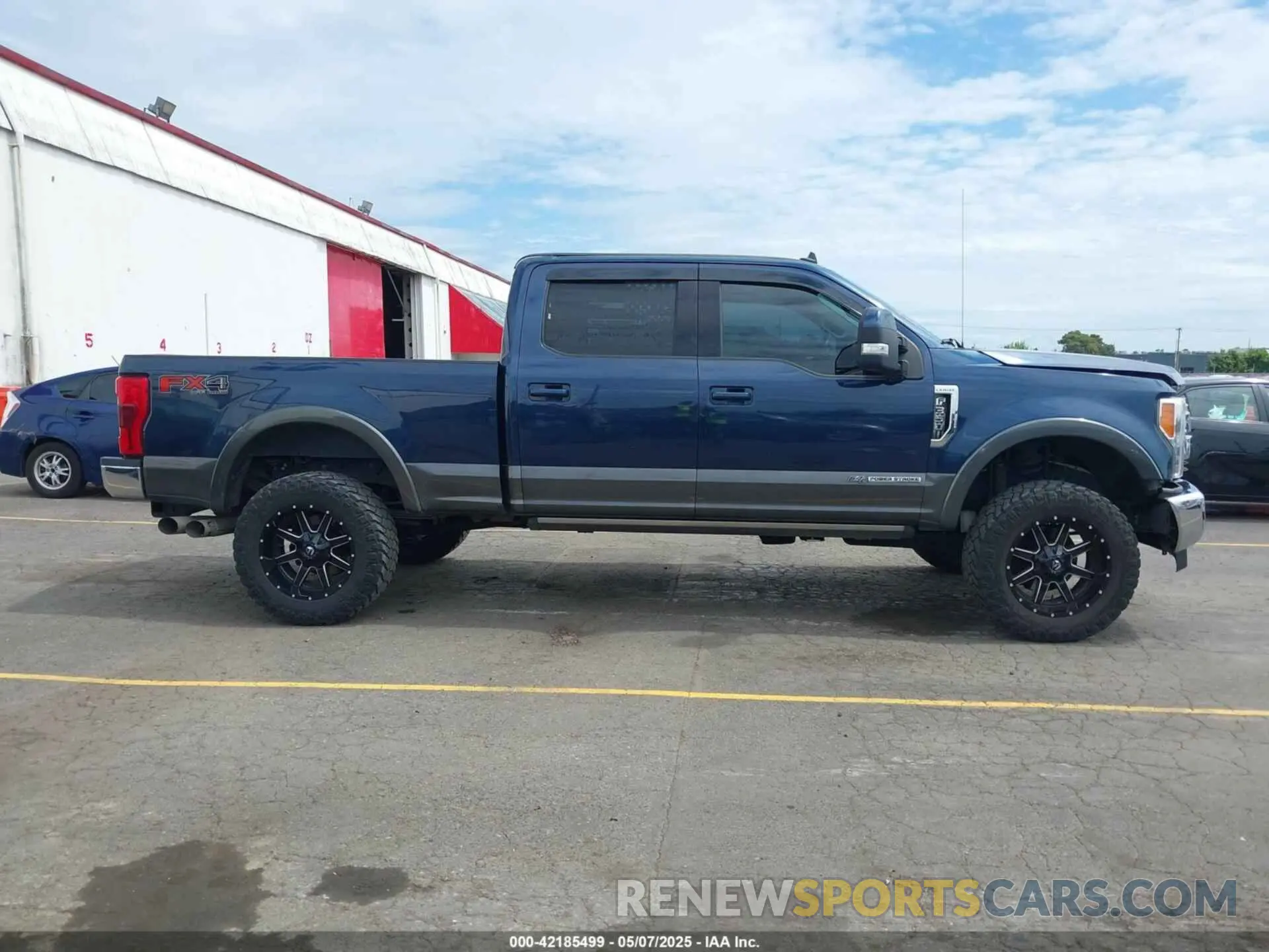 13 Photograph of a damaged car 1FT8W3BT4KED12919 FORD F-350 2019