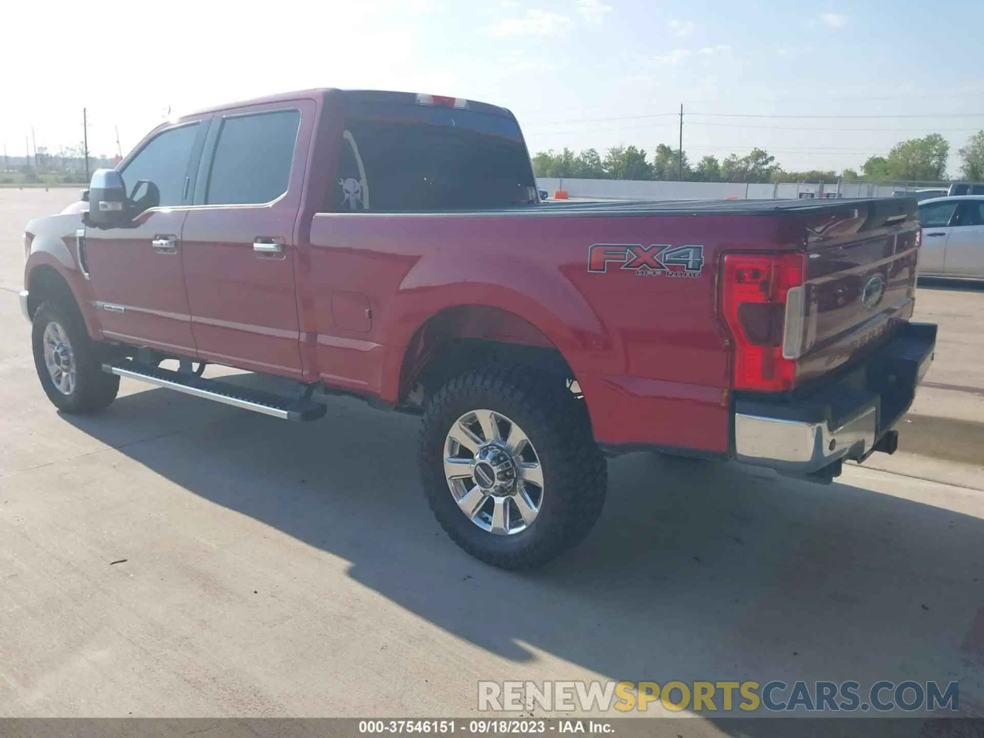 3 Photograph of a damaged car 1FT8W3BT5KEC19441 FORD F-350 2019