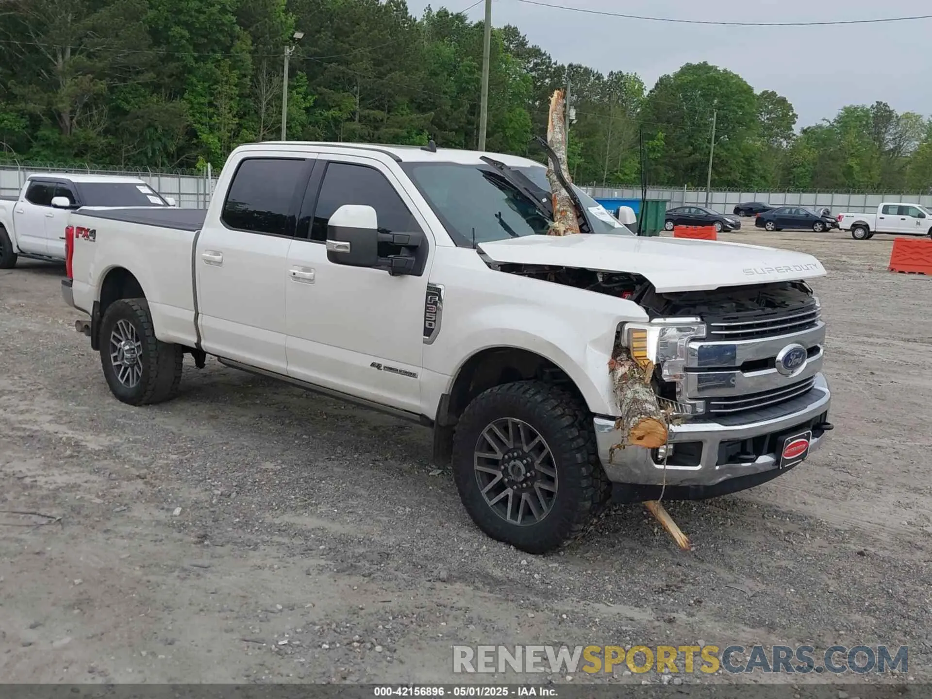 1 Photograph of a damaged car 1FT8W3BT5KEE17677 FORD F-350 2019