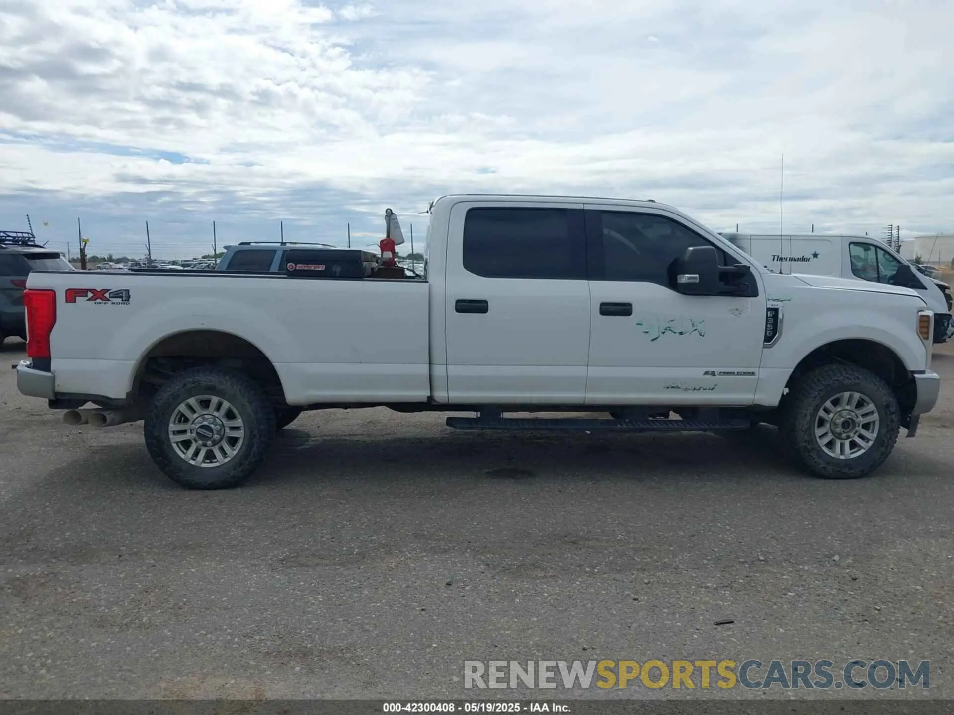 13 Photograph of a damaged car 1FT8W3BT5KEE66328 FORD F-350 2019