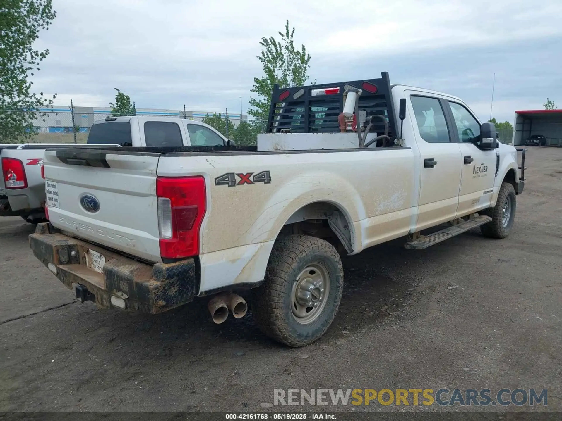 4 Photograph of a damaged car 1FT8W3BT5KEE91049 FORD F-350 2019