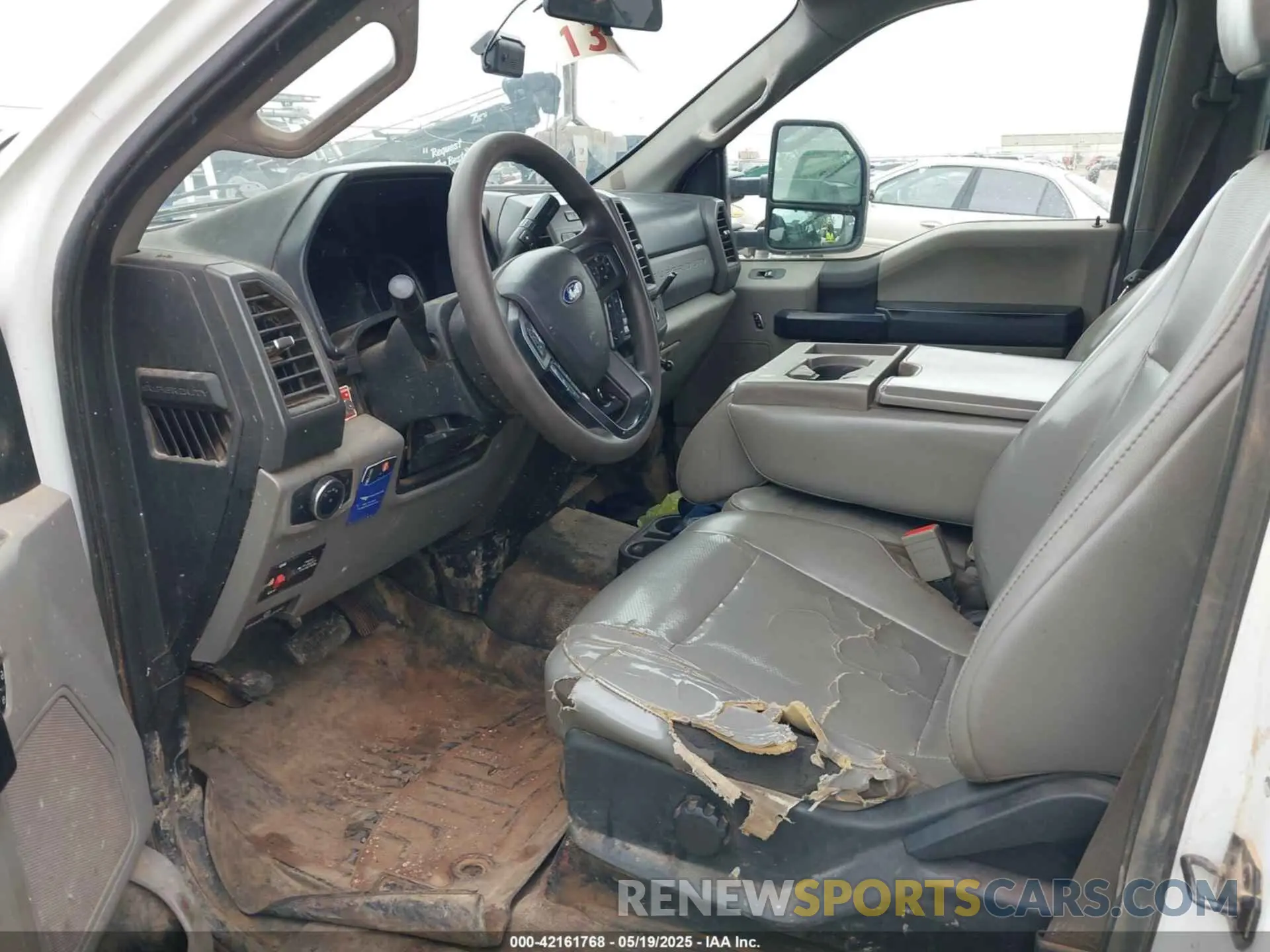 6 Photograph of a damaged car 1FT8W3BT5KEE91049 FORD F-350 2019
