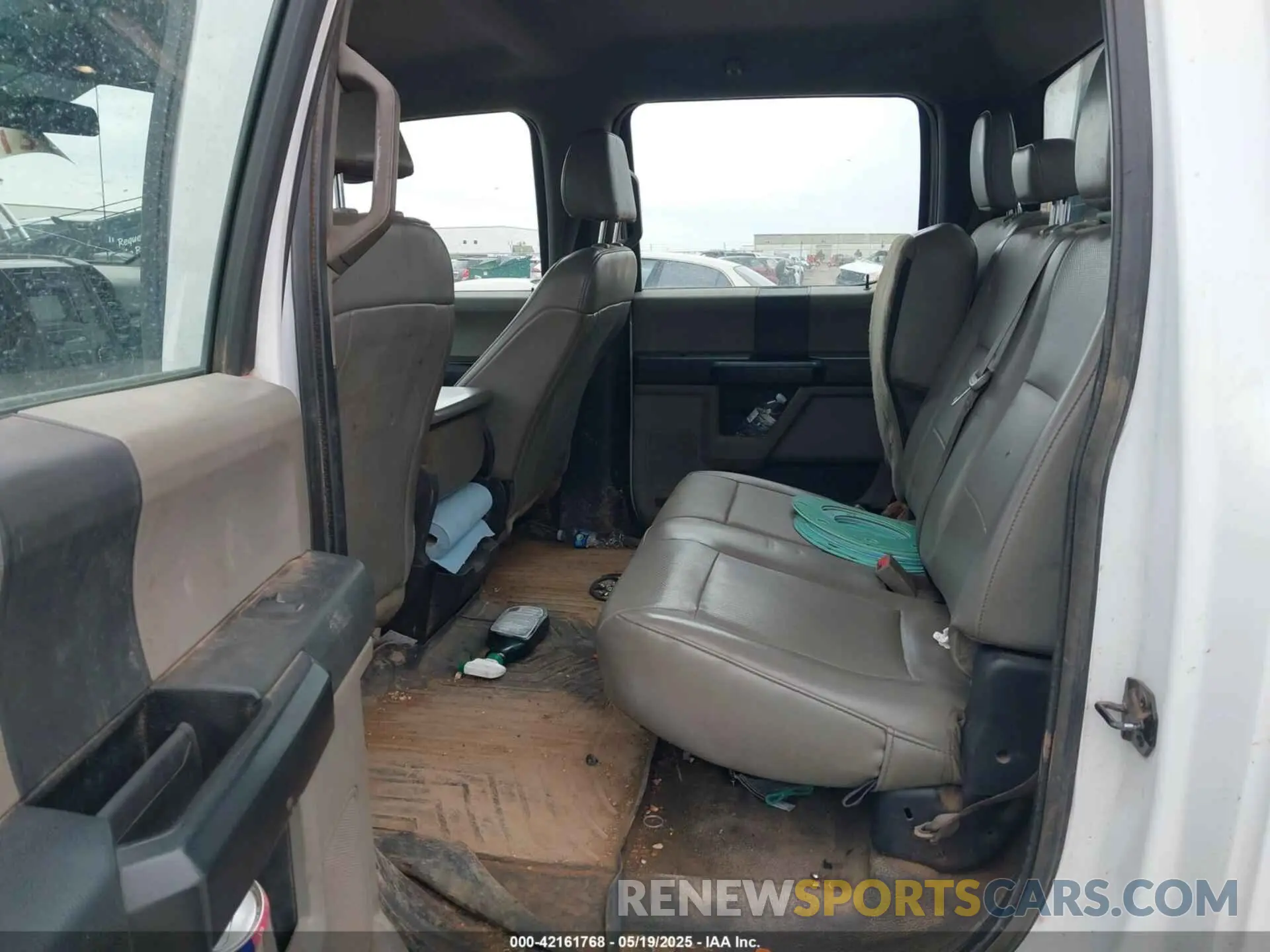 7 Photograph of a damaged car 1FT8W3BT5KEE91049 FORD F-350 2019