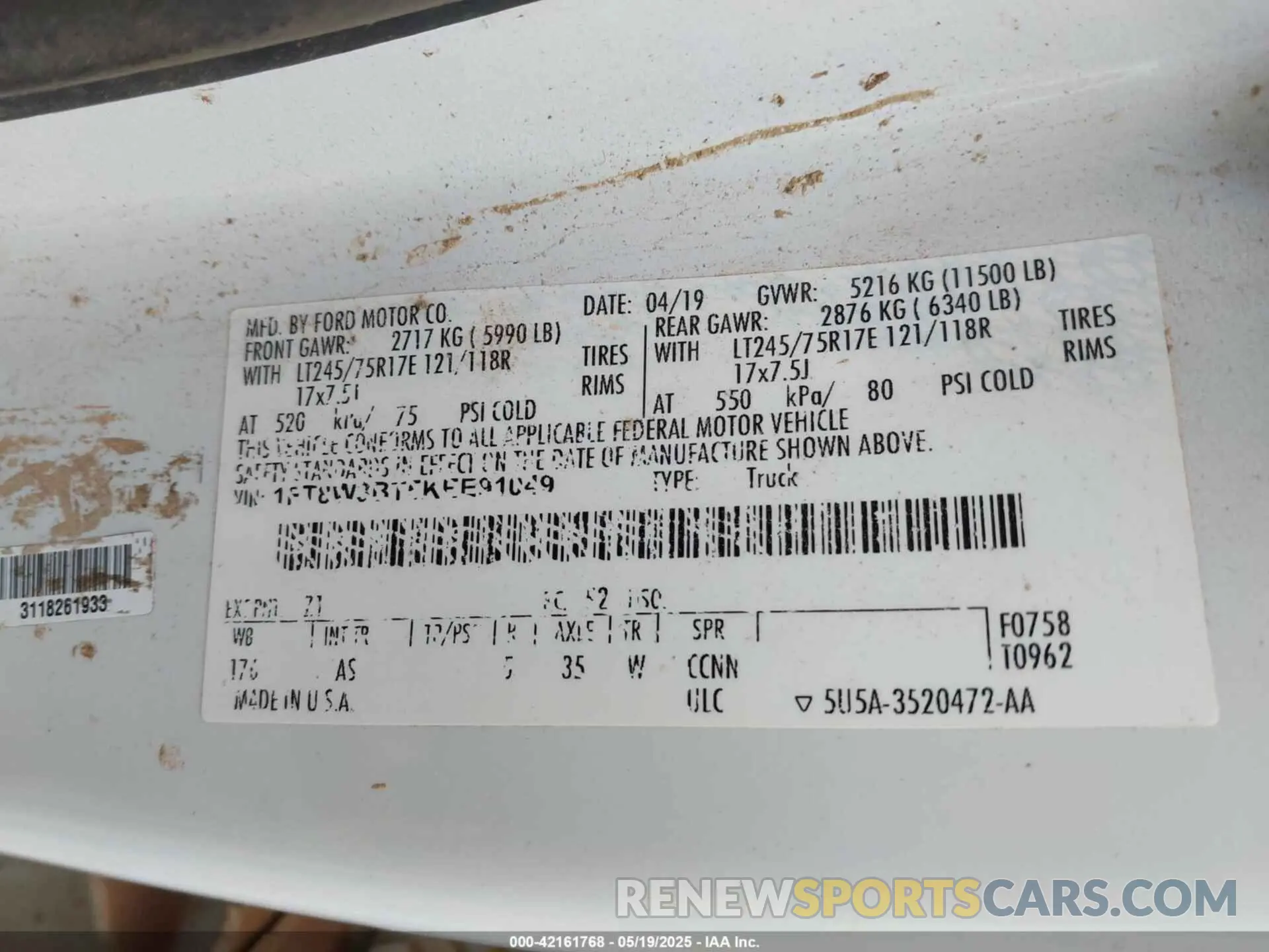 8 Photograph of a damaged car 1FT8W3BT5KEE91049 FORD F-350 2019