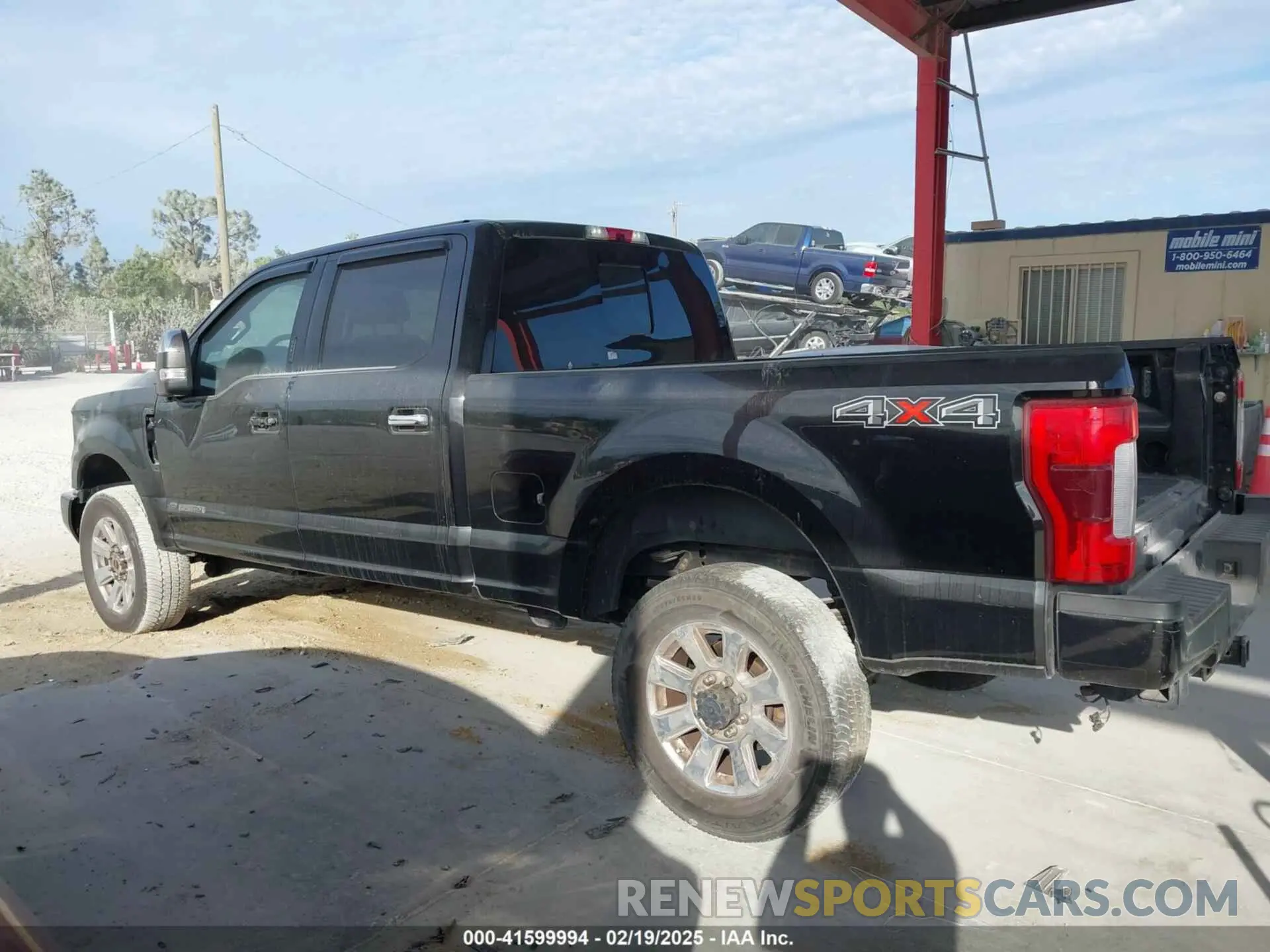 15 Photograph of a damaged car 1FT8W3BT6KEF09932 FORD F-350 2019