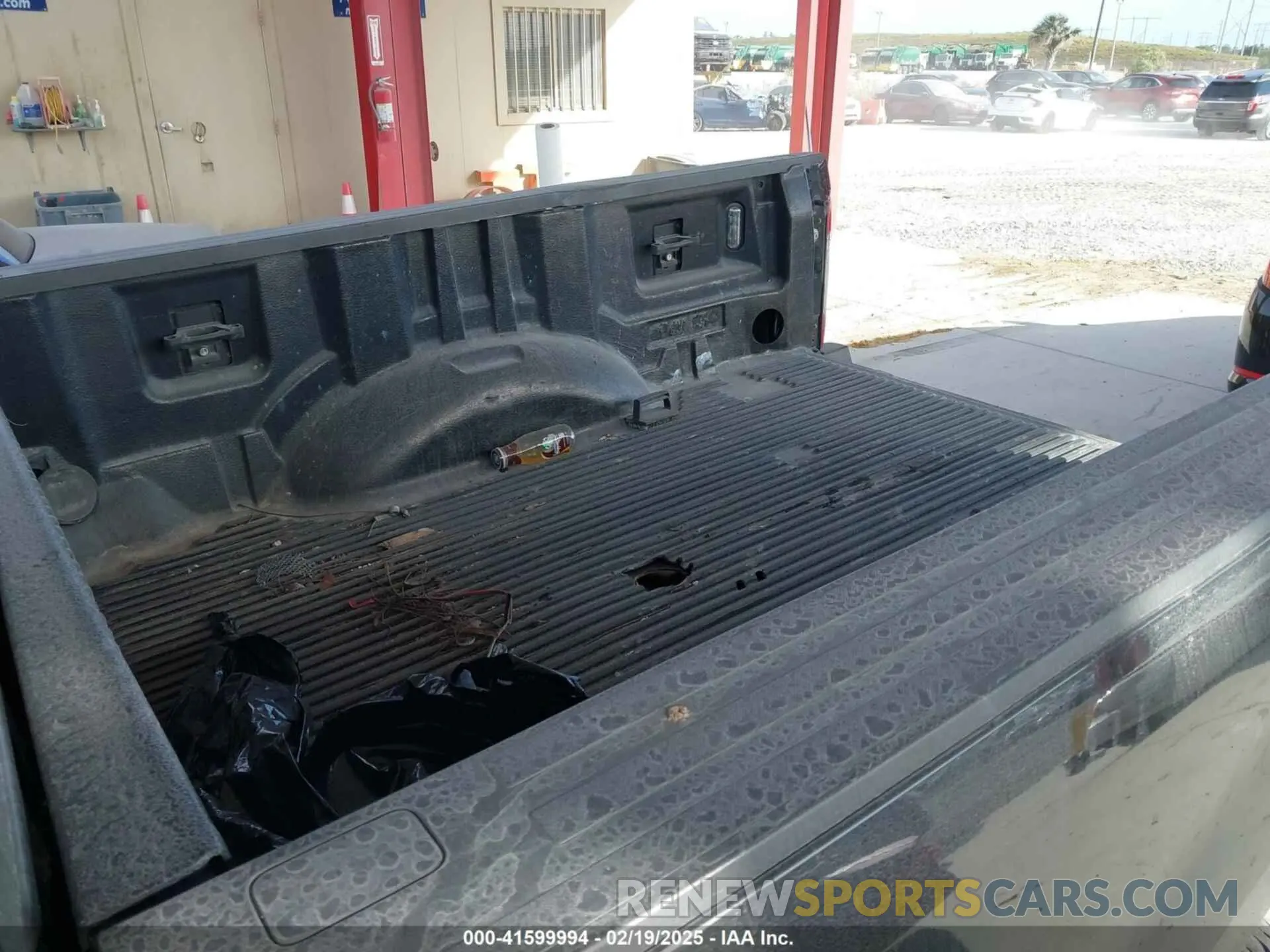 6 Photograph of a damaged car 1FT8W3BT6KEF09932 FORD F-350 2019