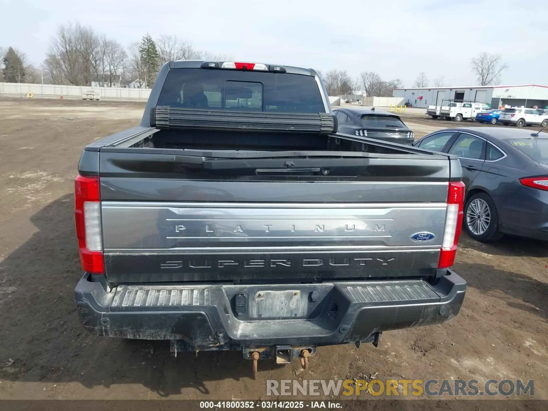 15 Photograph of a damaged car 1FT8W3BT7KEF76443 FORD F-350 2019