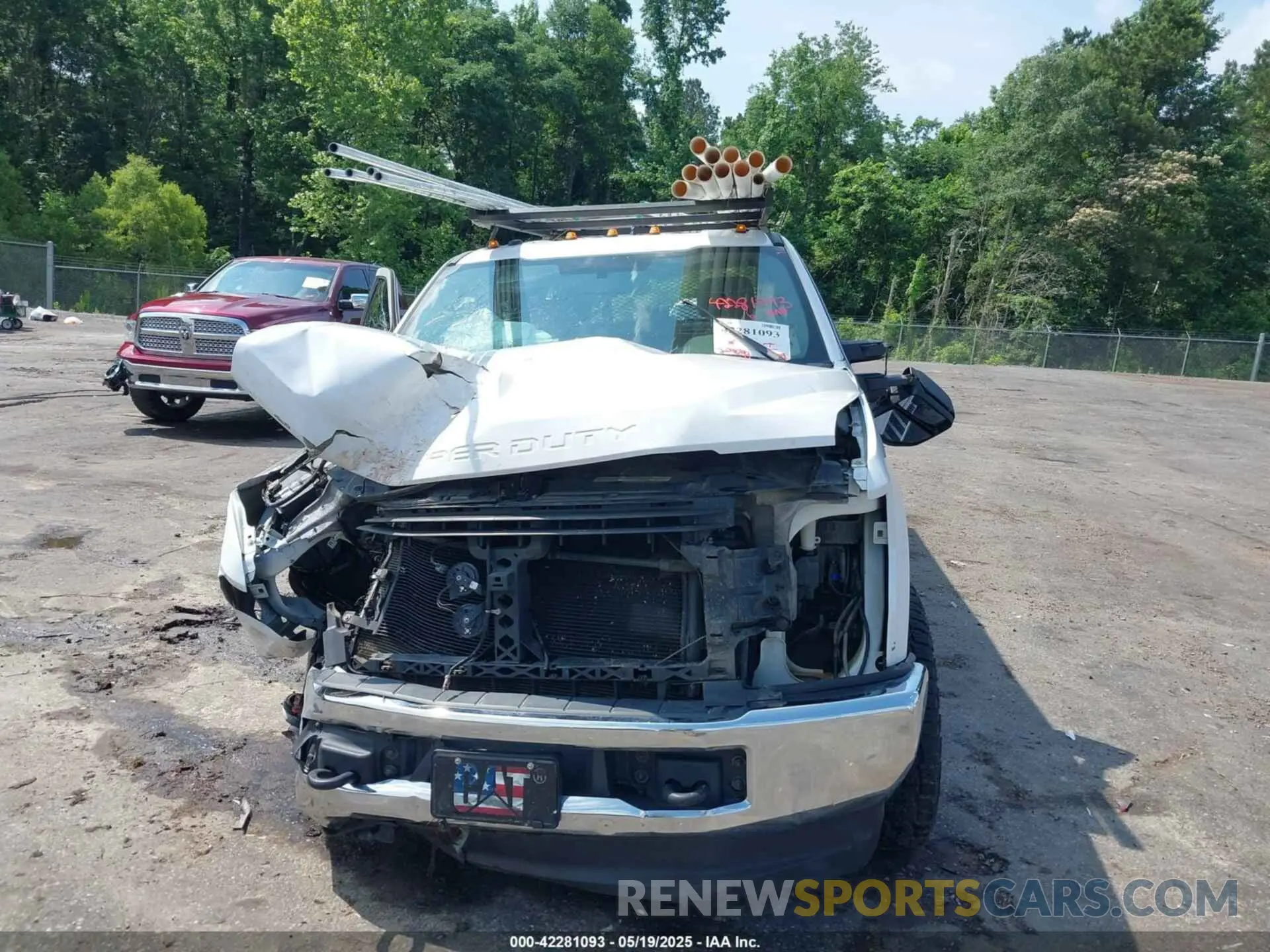 12 Photograph of a damaged car 1FT8W3BT8KEC82761 FORD F-350 2019