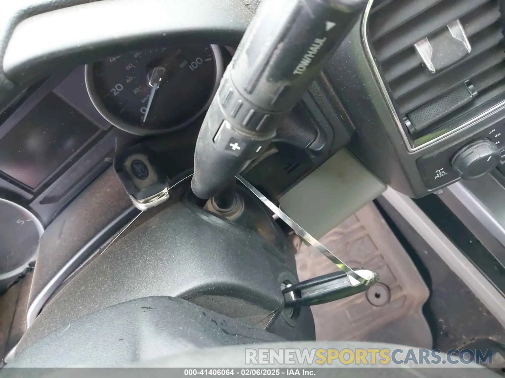 11 Photograph of a damaged car 1FT8W3BT8KEE02526 FORD F-350 2019