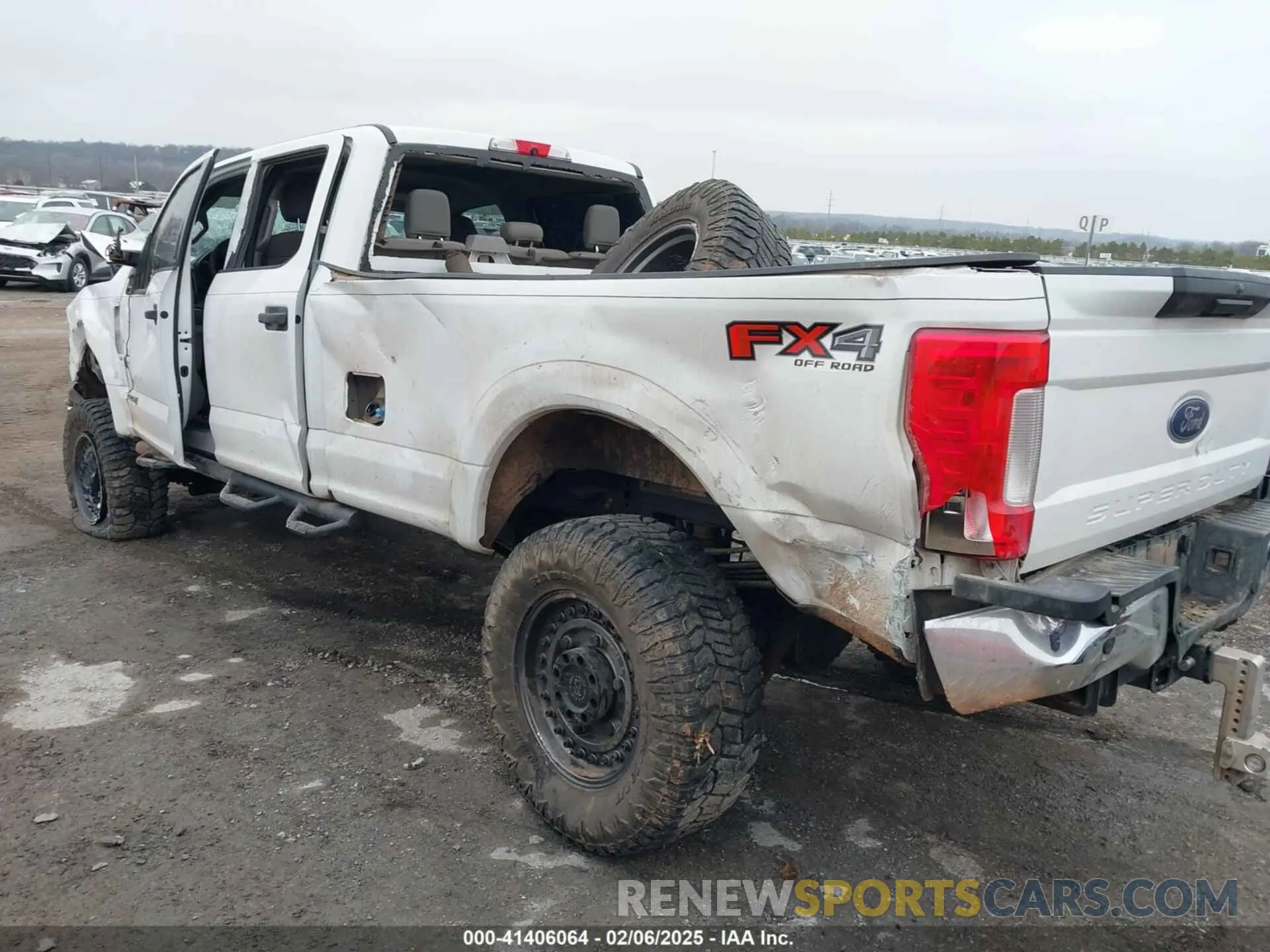 3 Photograph of a damaged car 1FT8W3BT8KEE02526 FORD F-350 2019