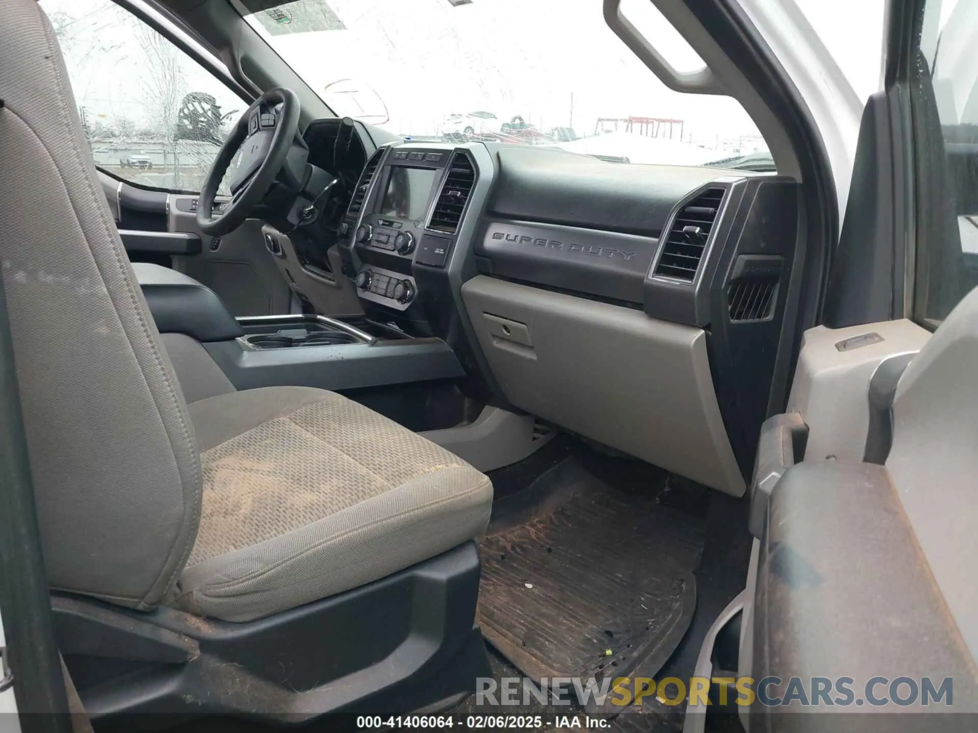 5 Photograph of a damaged car 1FT8W3BT8KEE02526 FORD F-350 2019