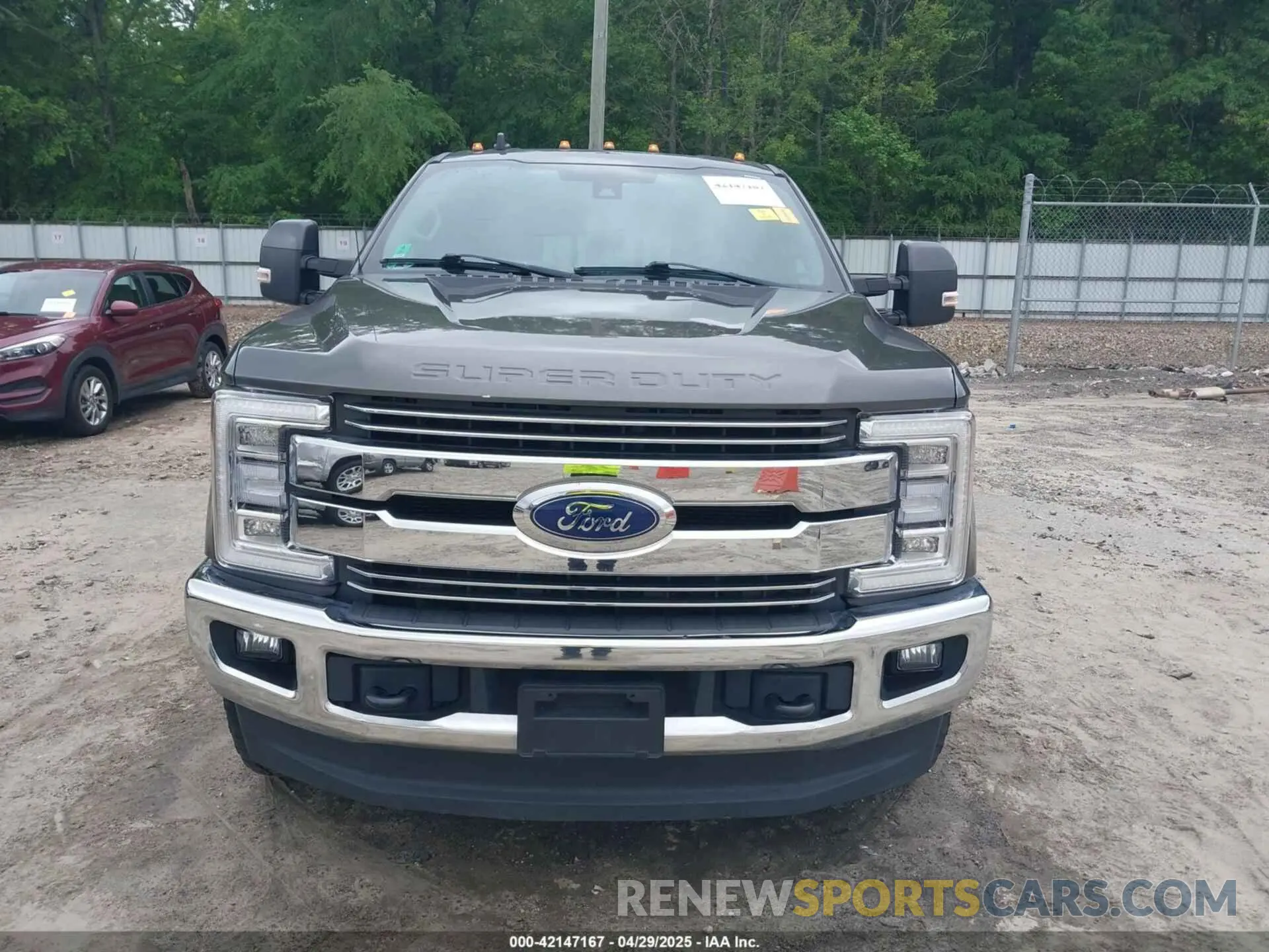 13 Photograph of a damaged car 1FT8W3BT9KED81136 FORD F-350 2019