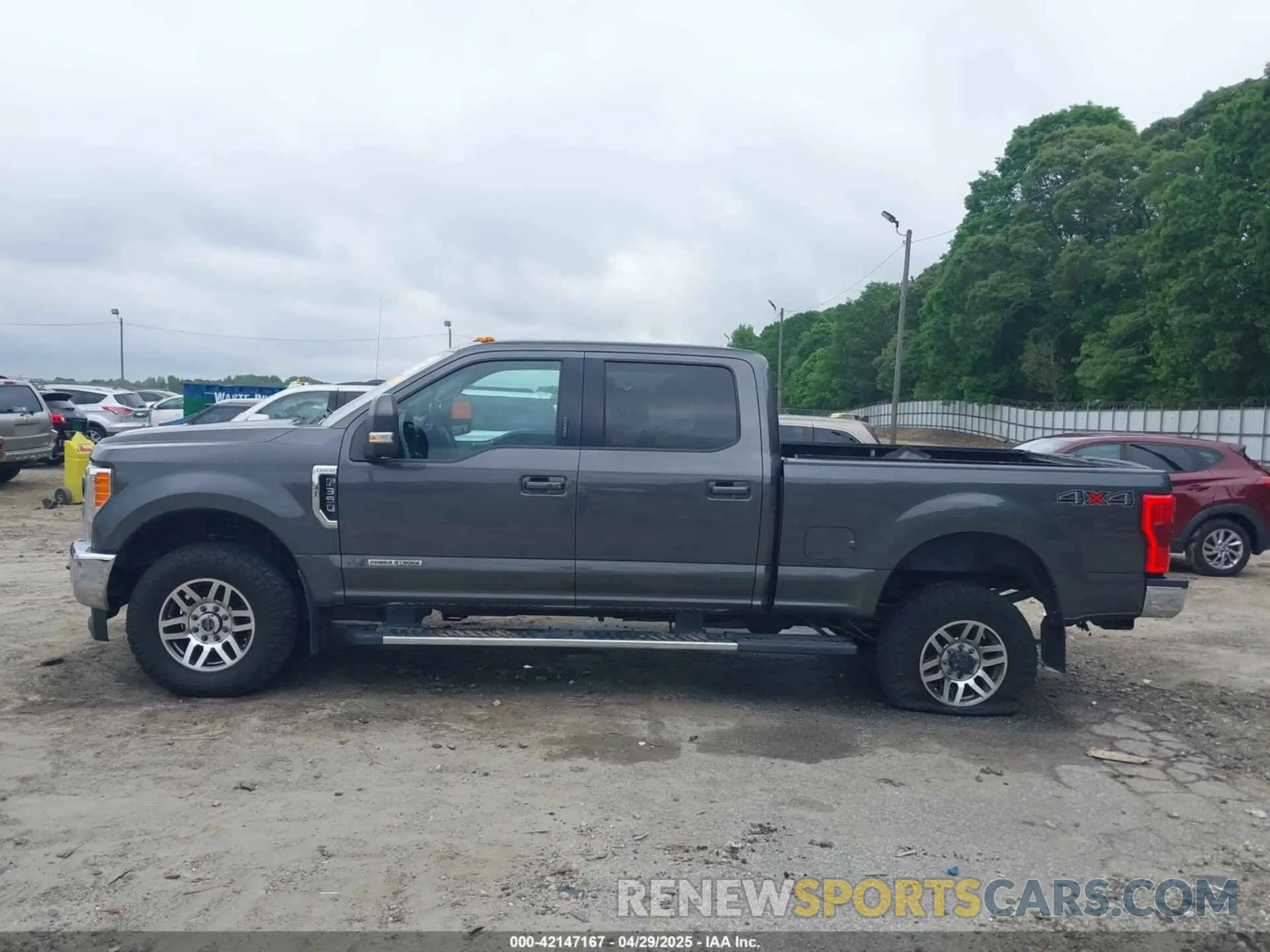 15 Photograph of a damaged car 1FT8W3BT9KED81136 FORD F-350 2019