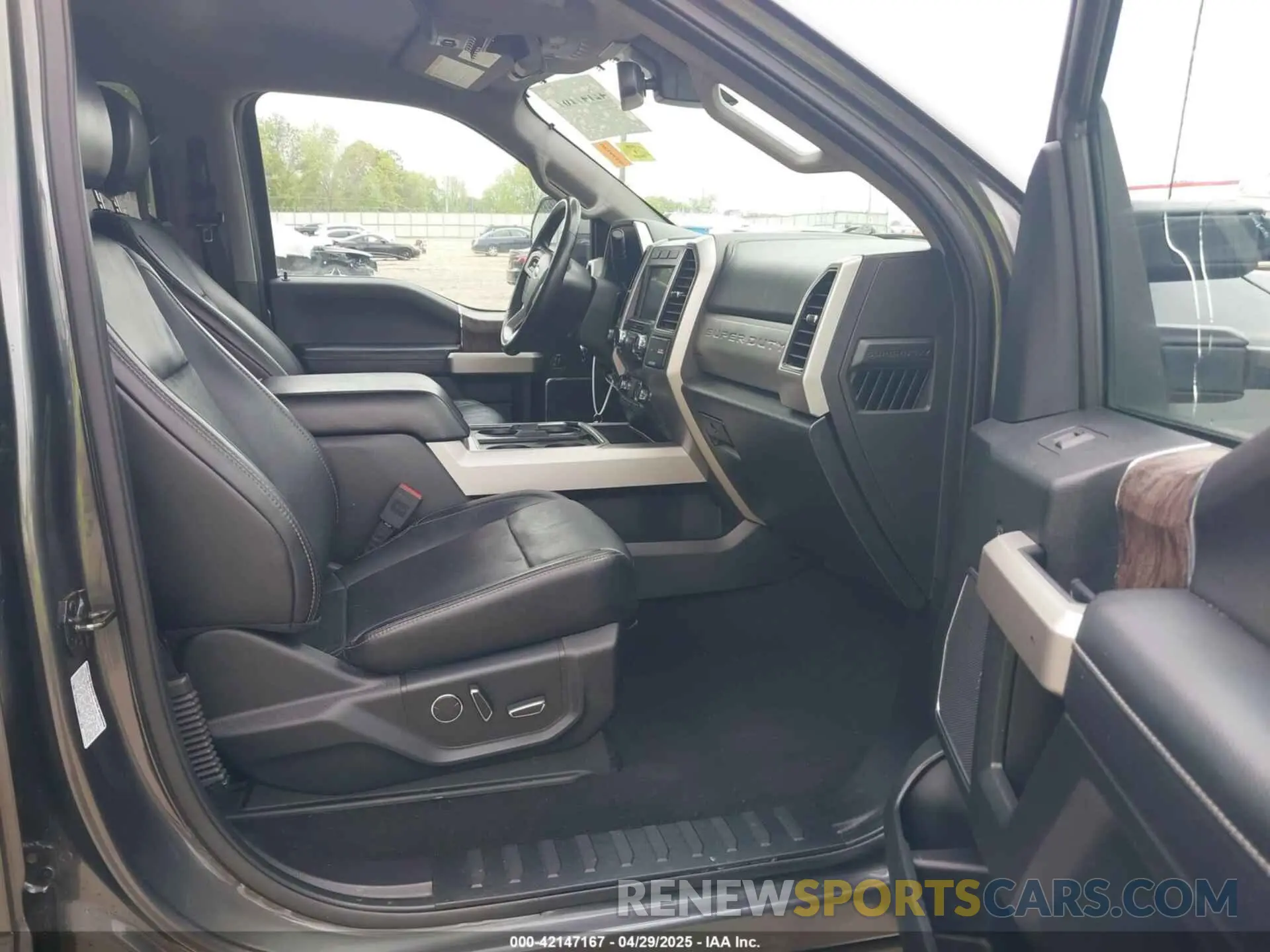 6 Photograph of a damaged car 1FT8W3BT9KED81136 FORD F-350 2019