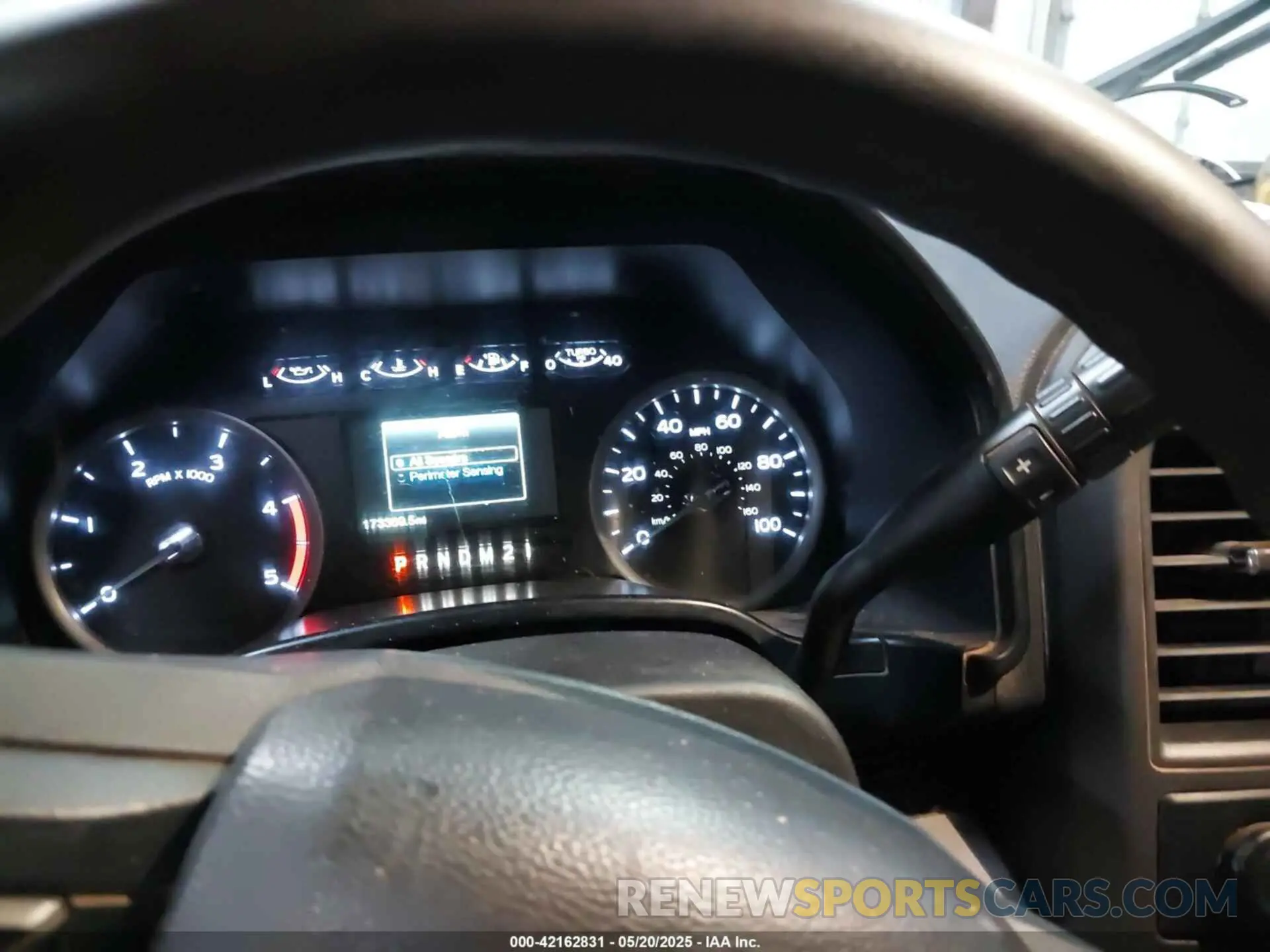 19 Photograph of a damaged car 1FT8W3BT9KEE59611 FORD F-350 2019