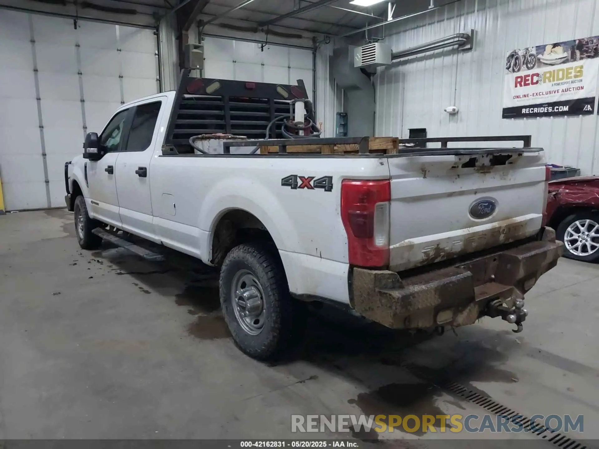 3 Photograph of a damaged car 1FT8W3BT9KEE59611 FORD F-350 2019