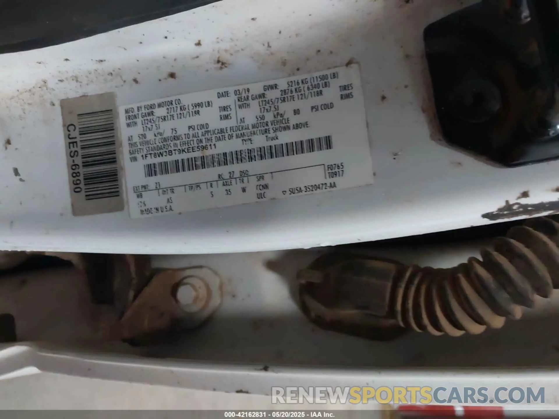 8 Photograph of a damaged car 1FT8W3BT9KEE59611 FORD F-350 2019