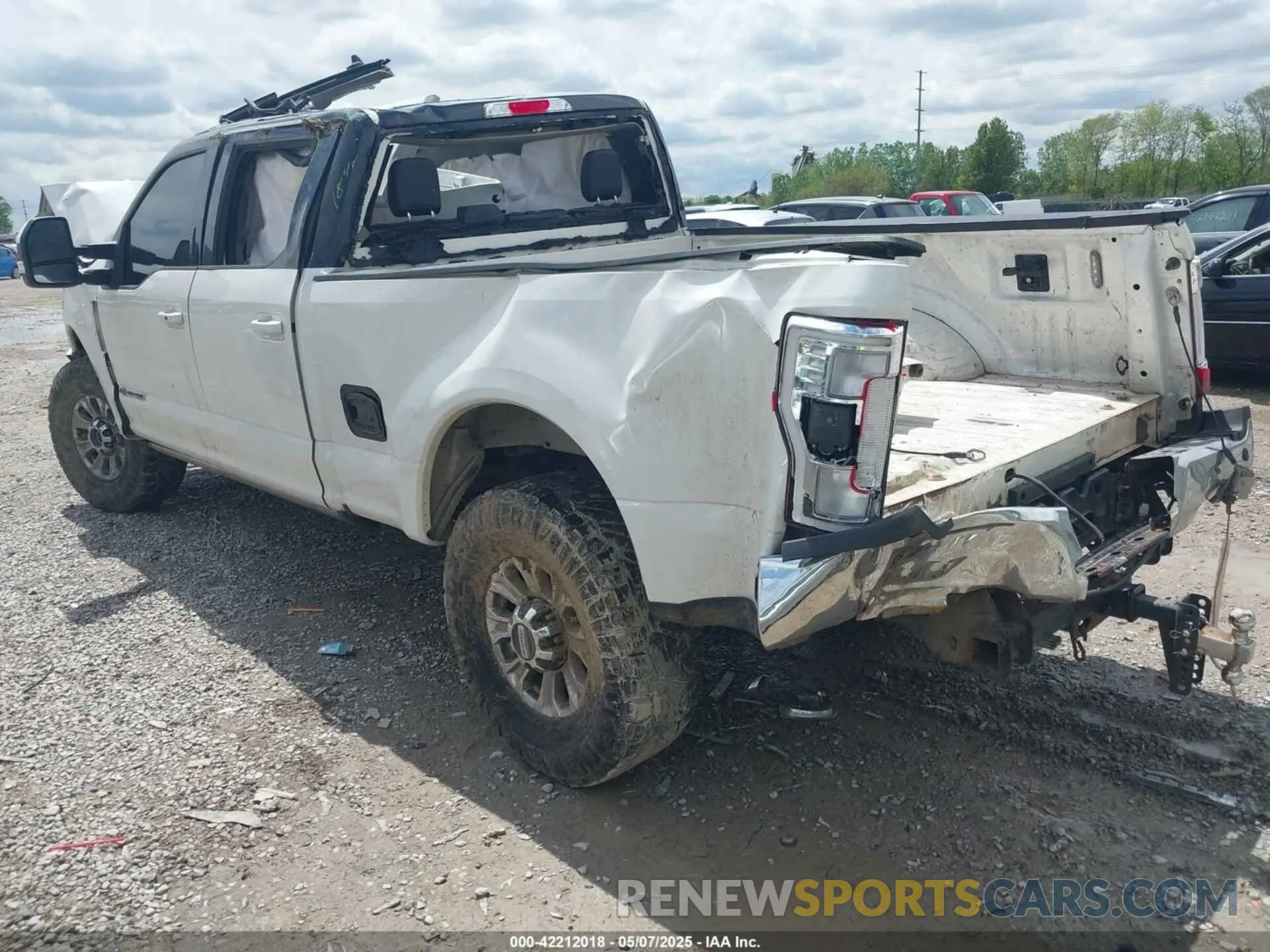 3 Photograph of a damaged car 1FT8W3BT9KEE61844 FORD F-350 2019