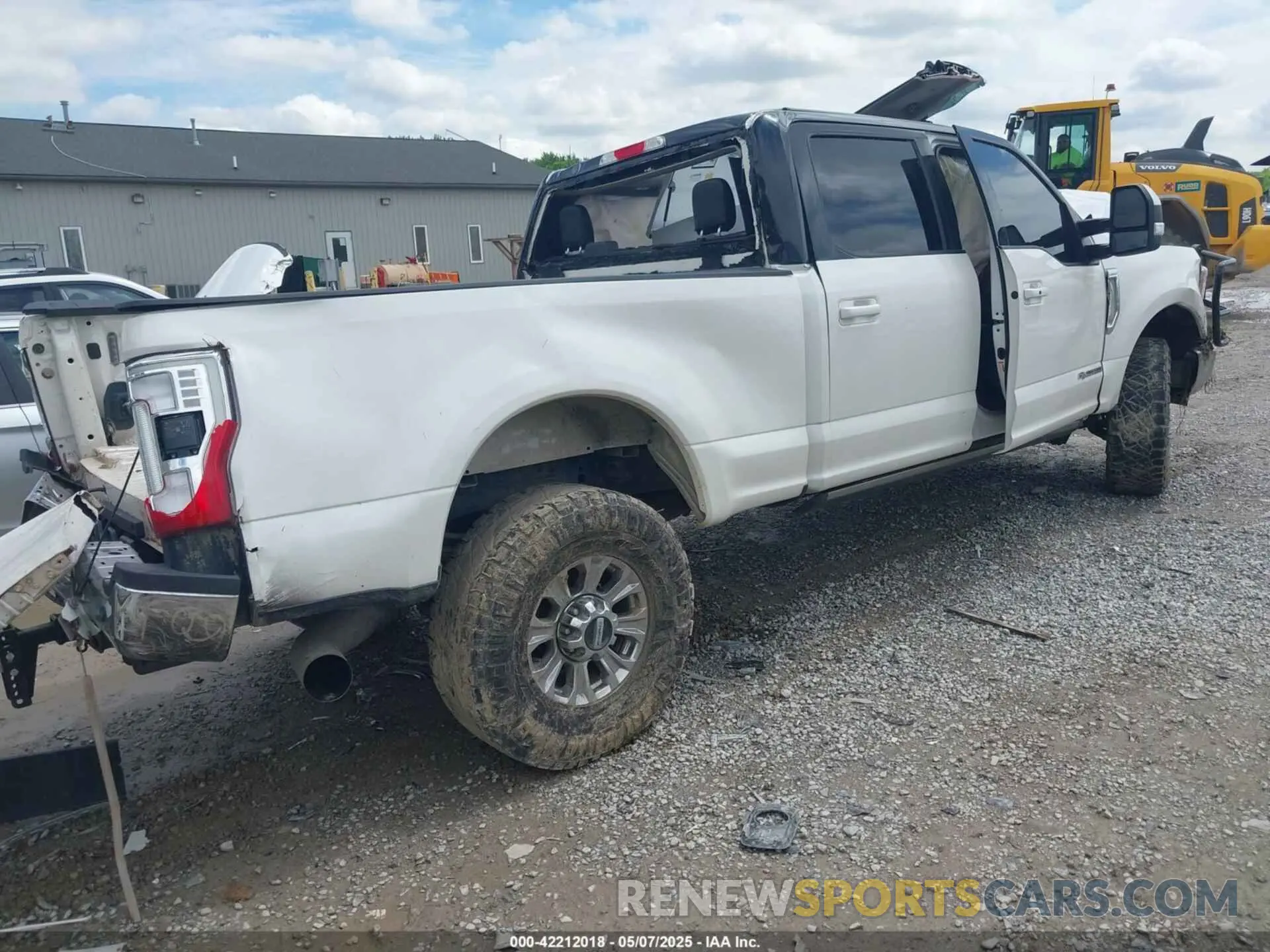 4 Photograph of a damaged car 1FT8W3BT9KEE61844 FORD F-350 2019